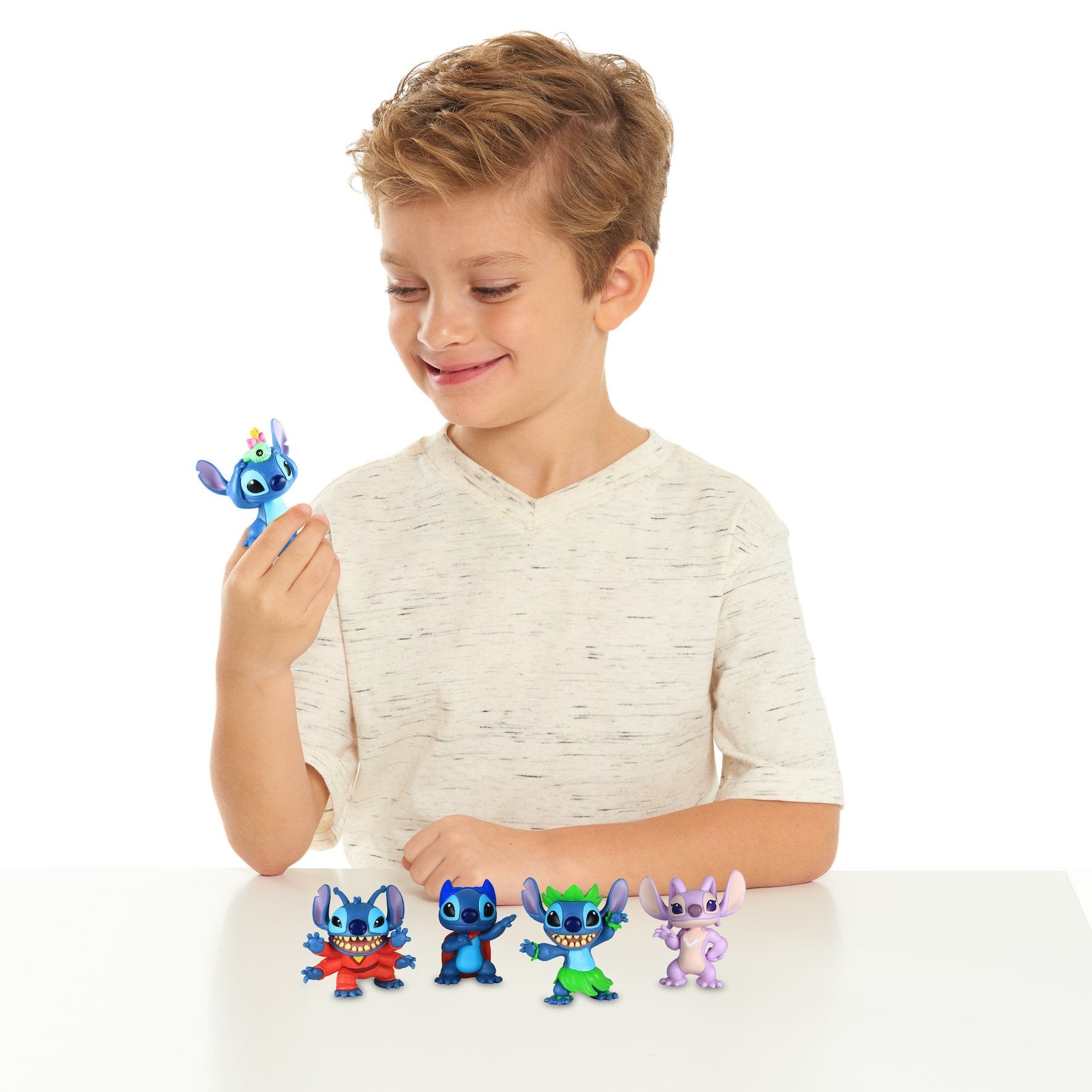 EAN 0886144462115 - Just Play Stitch imagen 4