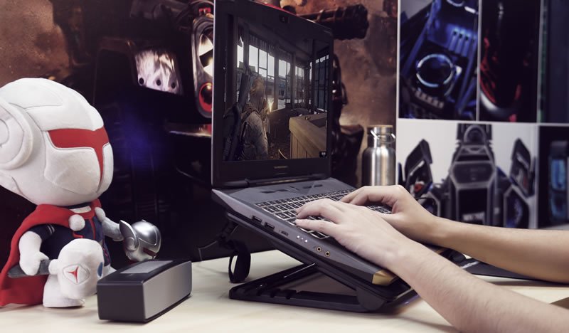 Coolermaster Base Refrigeradora Port. Ergostand Iv Negro/1 Ventilador/4xusb 2.0/1 Micro Usb/17  R9-Nbs-E42k-Gp