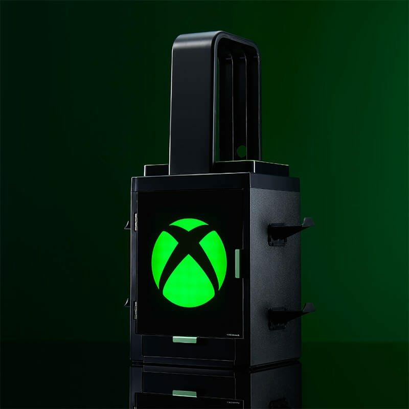 Soporte Para Accesorios De Taquilla Para Juegos Numskull - Logotipo De Xbox