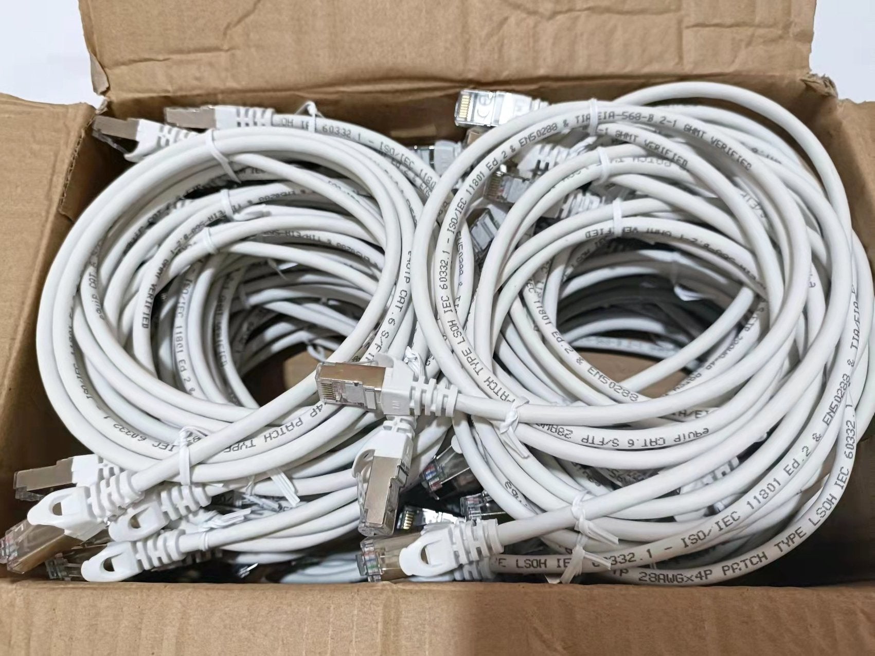 Equip Cable De Red Cat6   40x/Box  S/Ftp 2xrj05  1.00m W Lszh