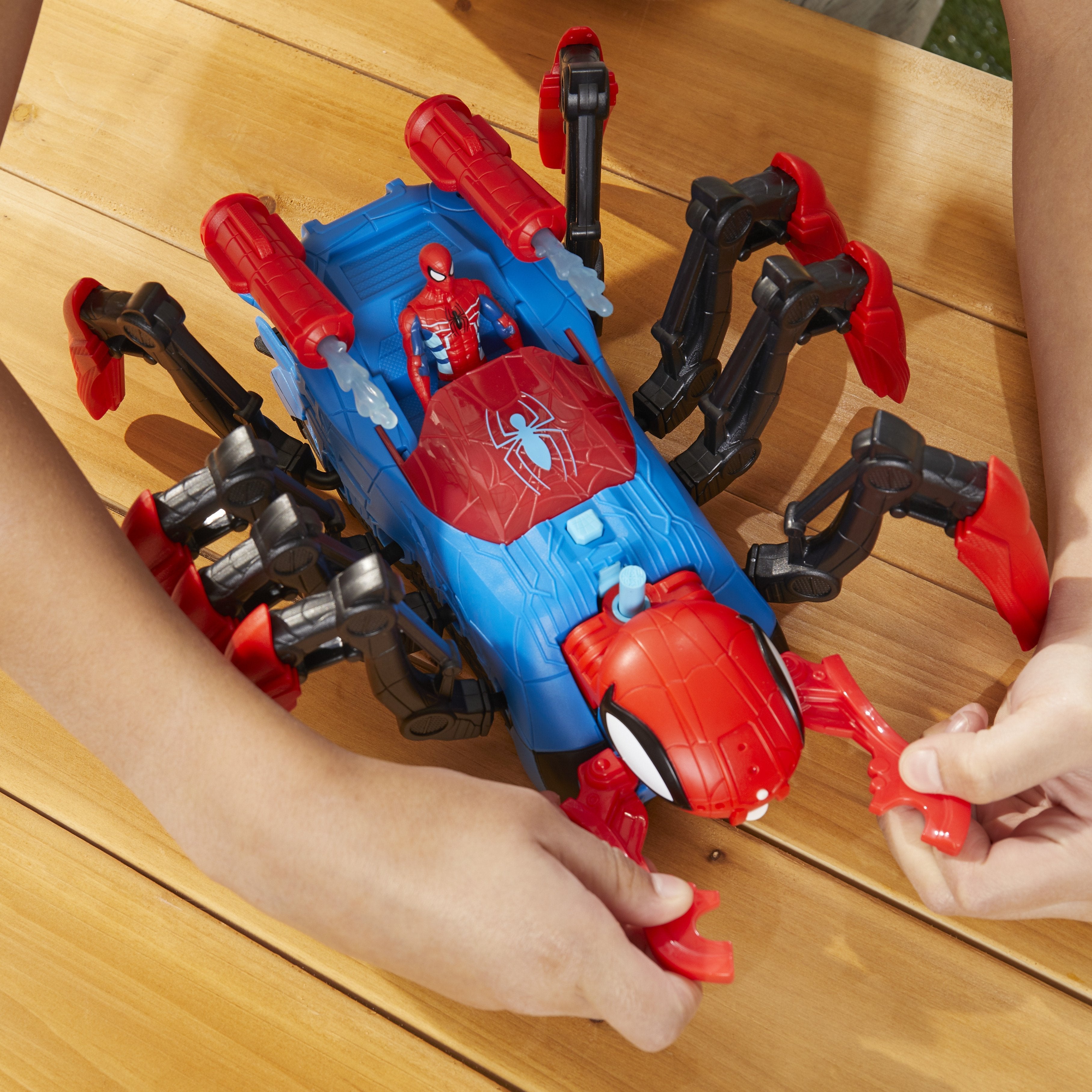 Figura Hasbro Marvel Spiderman Web Splashers