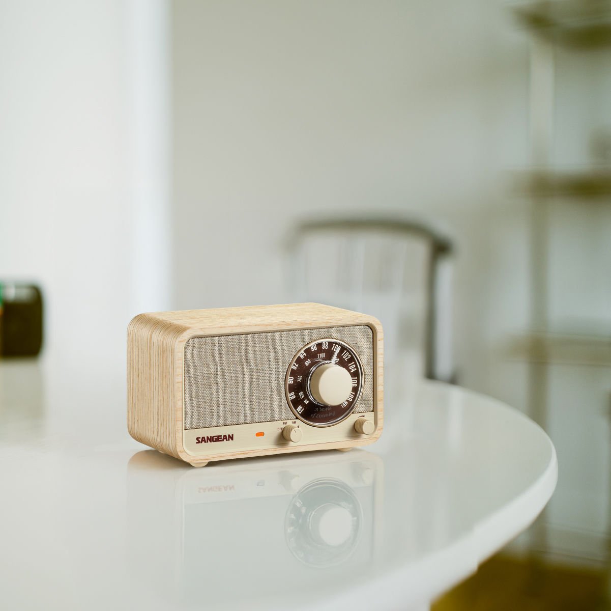 Sangean Wr-8 Fresno Blanco Radio Analógica De Madera Con Am Fm Bluetooth