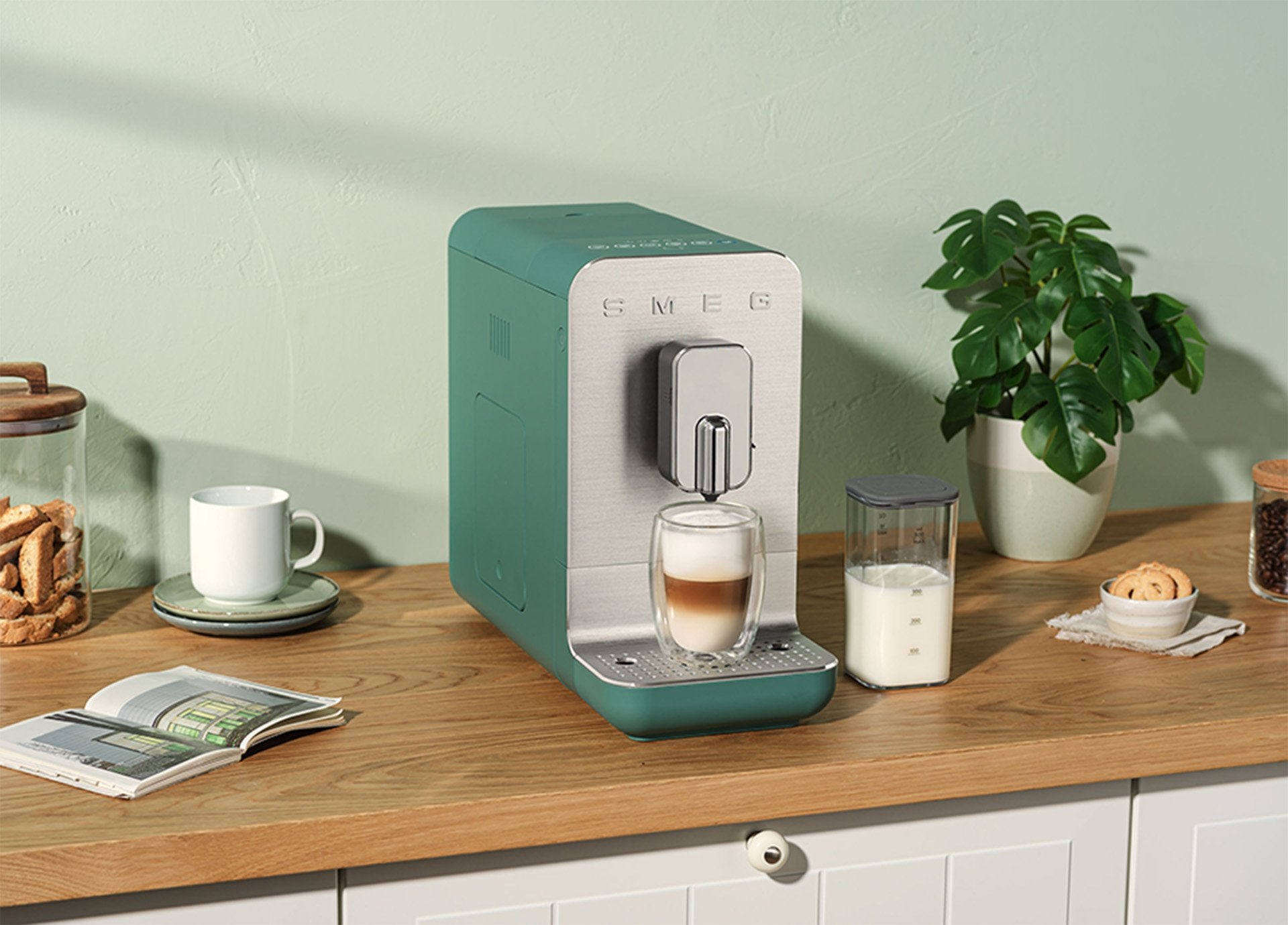 EAN 8017709335014 - Smeg BCC13EGMEU cafetera eléctrica Totalmente automática Máquina espresso 1,4 L imagen 40