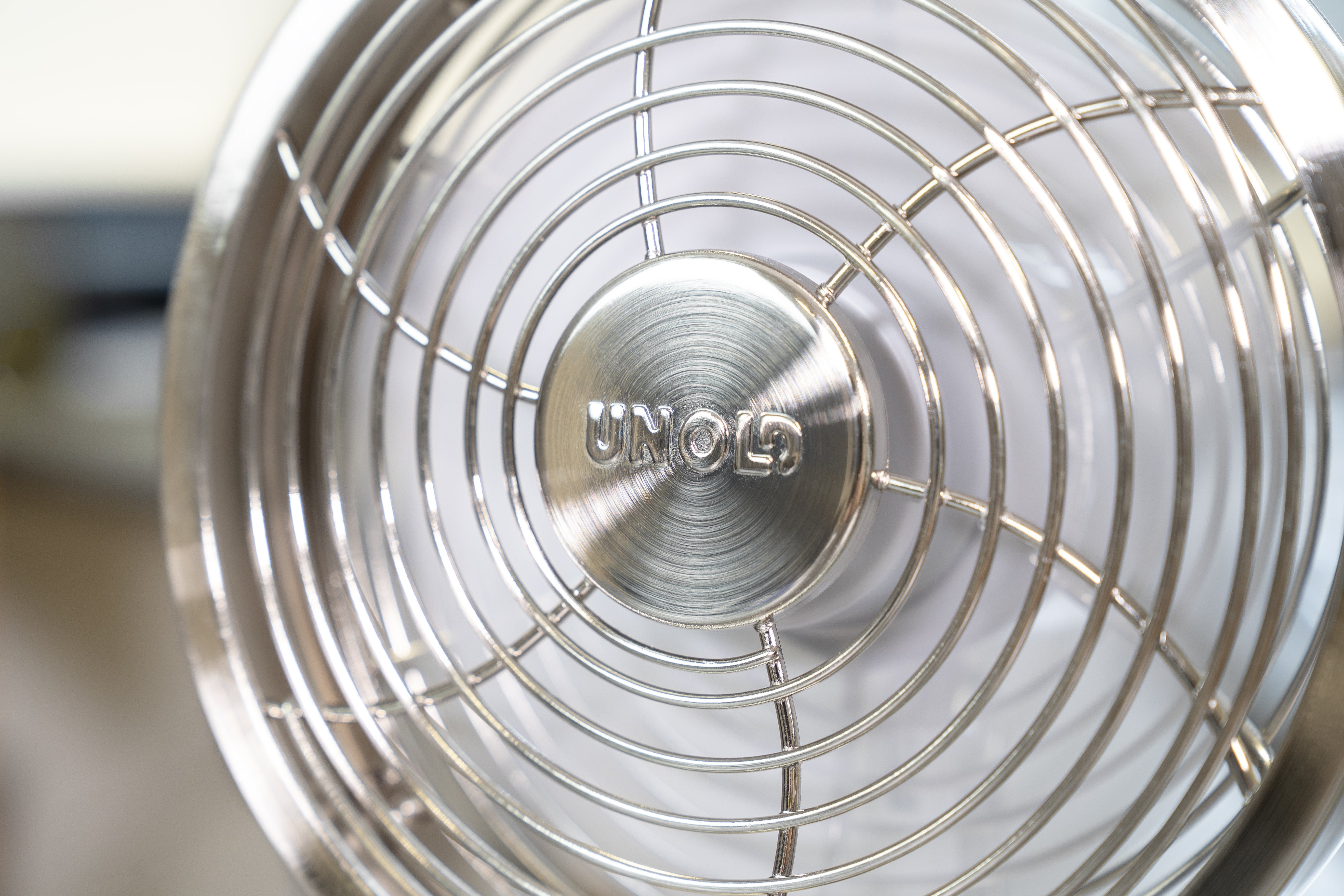 EAN 4011689867057 - Unold 86705 Akku-Tischventilator STEEL FLEX Cromo 14 cm imagen 12