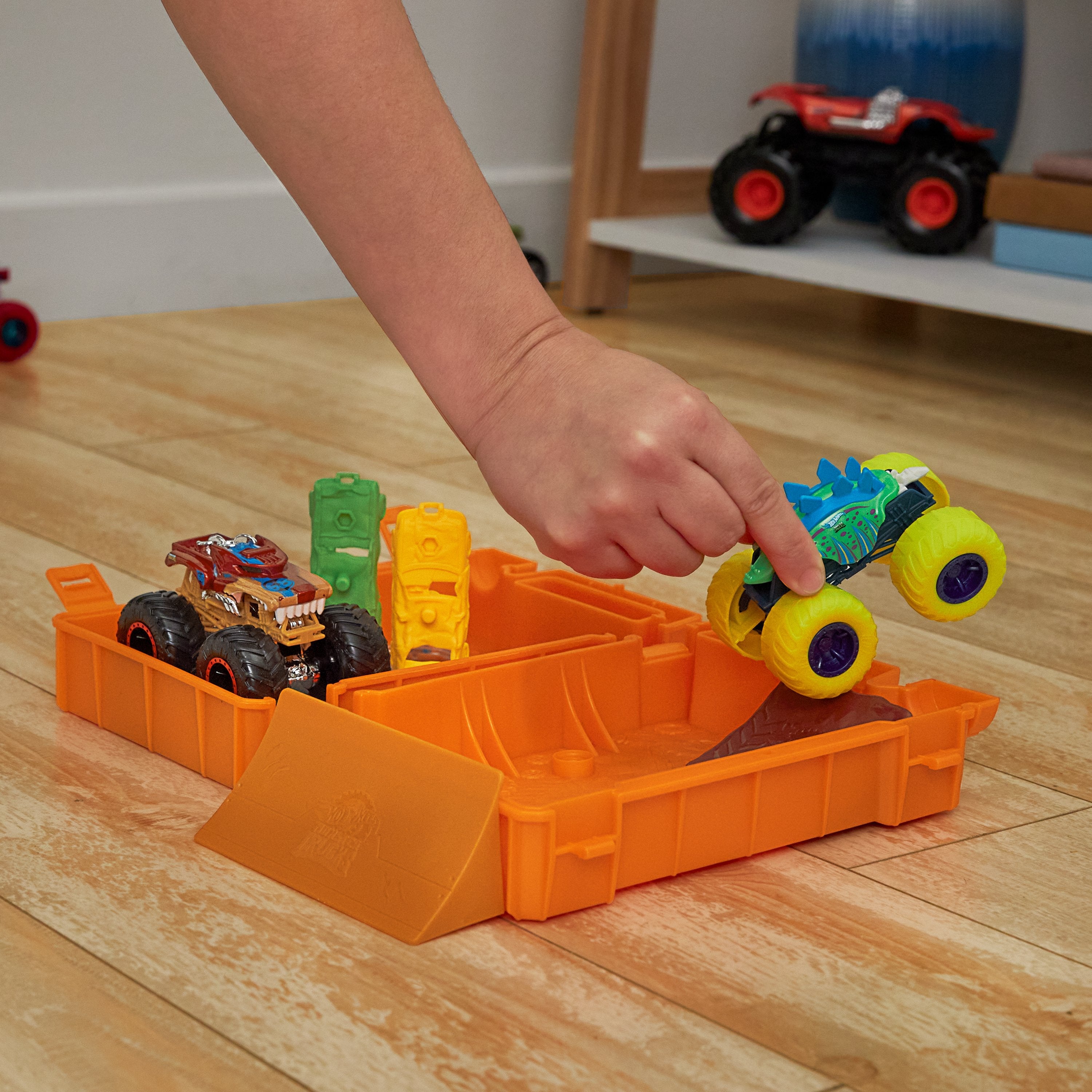 EAN 0194735237500 - Hot Wheels Monster Trucks HXT04 set de juguetes imagen 3