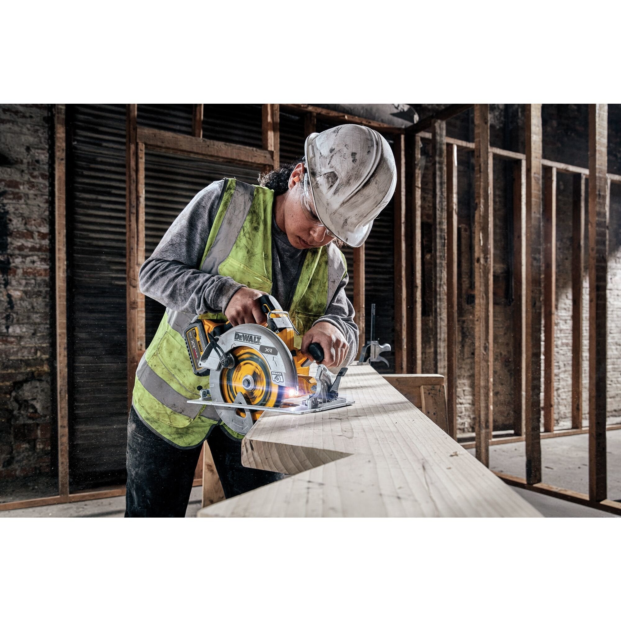 Sierra Circular Inalámbrica Dewalt Flexvolt Advantage Dcs573nt, 18 Voltios Amarillo/Negro, Sin Batería Ni Cargador, En Tstak Box Vi Dcs573nt-Xj