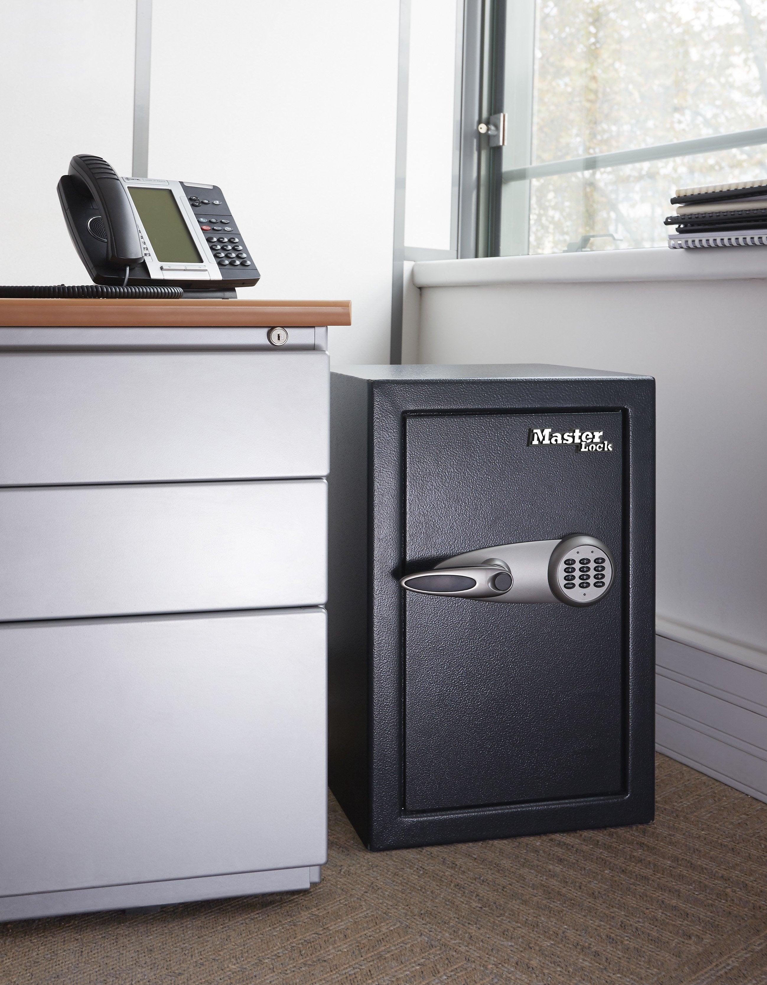 Caja Fuerte Master Lock T6-331ml  De Superficie 61,7 L Acero Negro