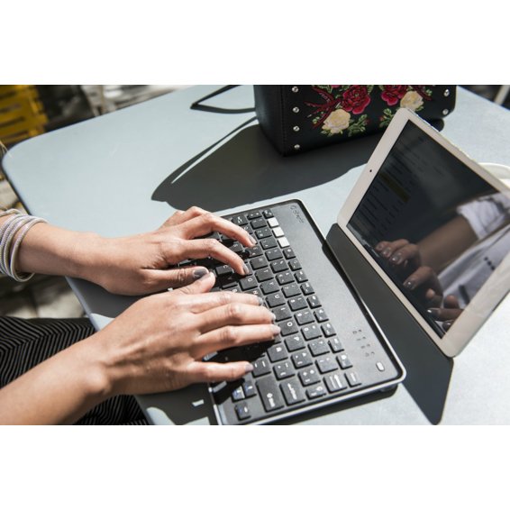 Teclado Inalambrico Universal Silver Ht Bluetooth Dark Grey -  English Layout