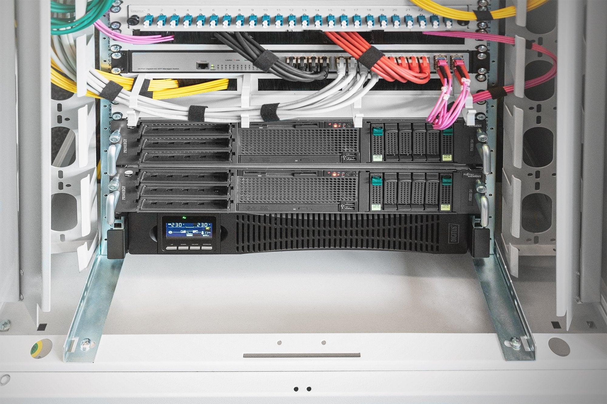 EAN 4016032474678 - Digitus DN-170096 sistema de alimentación ininterrumpida (UPS) Doble conversión (en línea) 3 kVA 3000 W 9 imagen 4