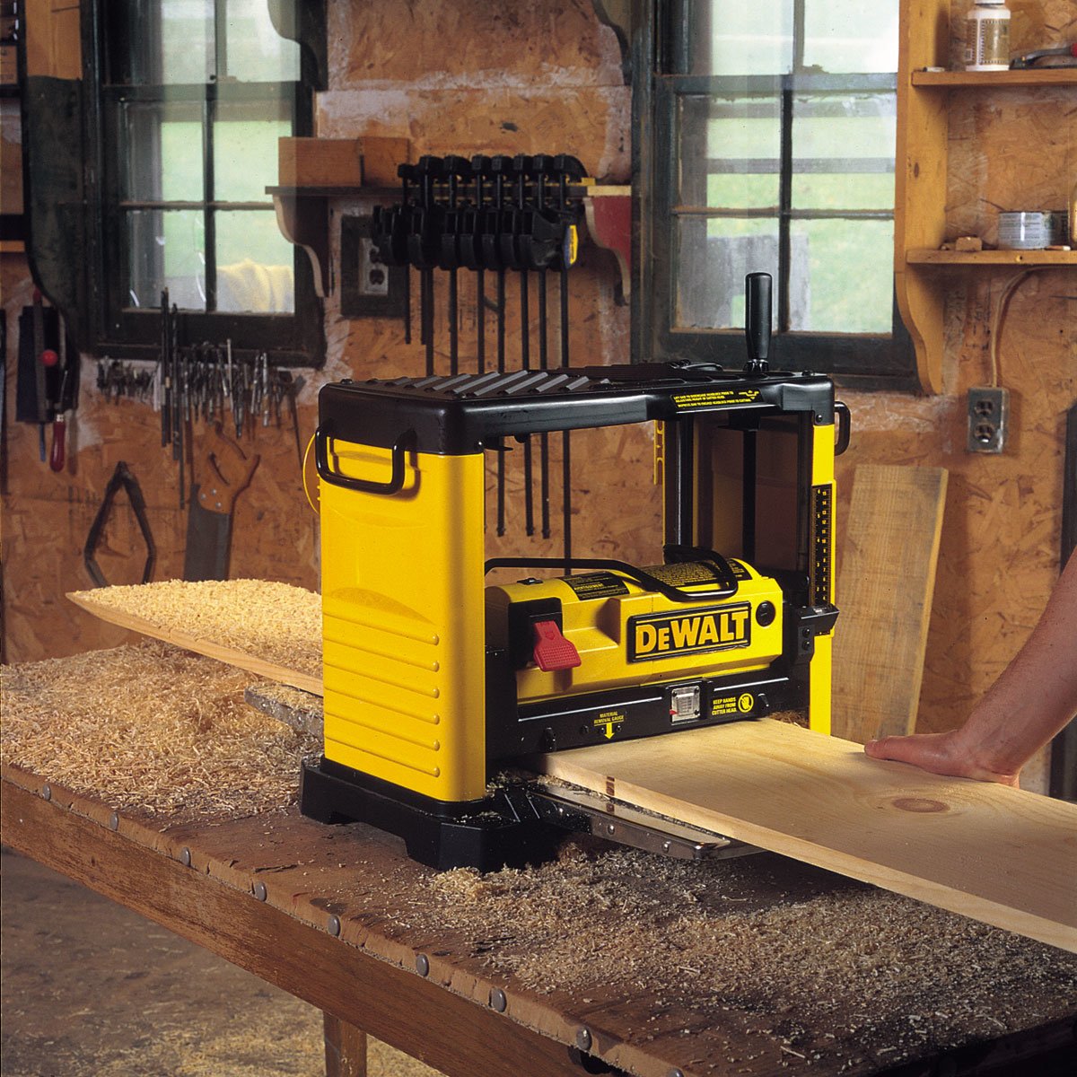 Regruesadora Dewalt 1800 W Con Anchura De Cepillado De 317 Mm
