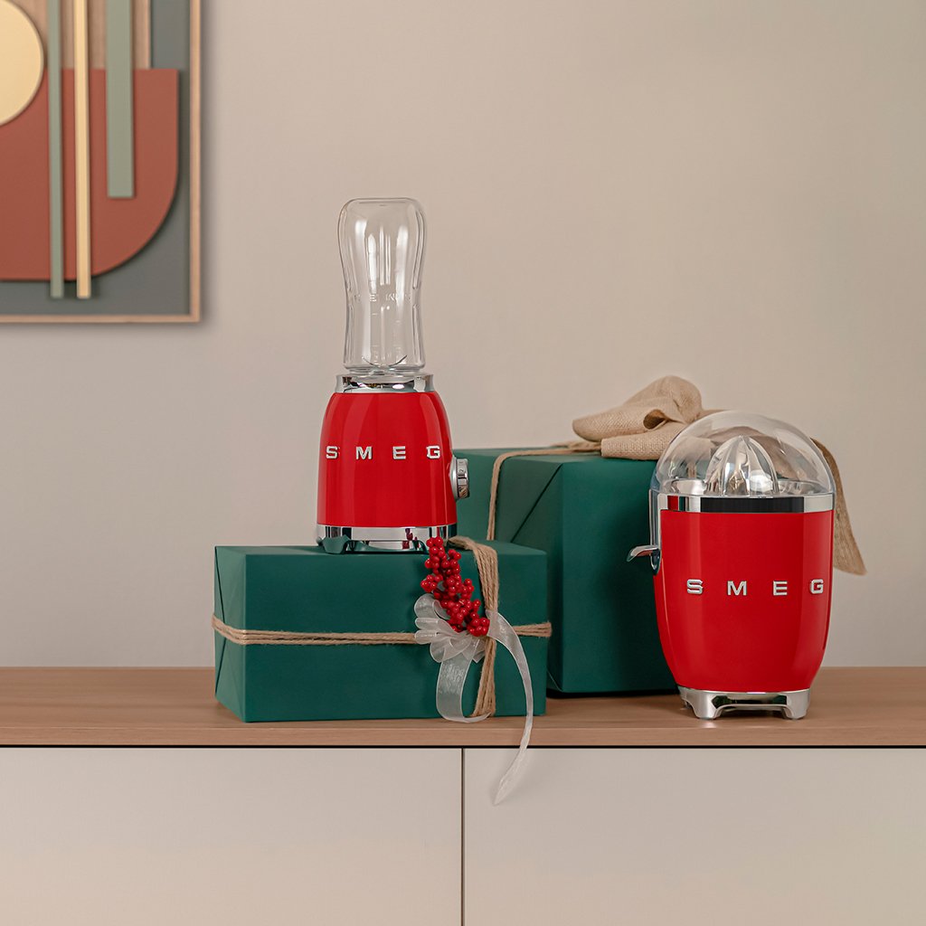 EAN 8017709318925 - Smeg CJF11RDEU prensa de cítricos eléctricos 70 W Rojo imagen 3