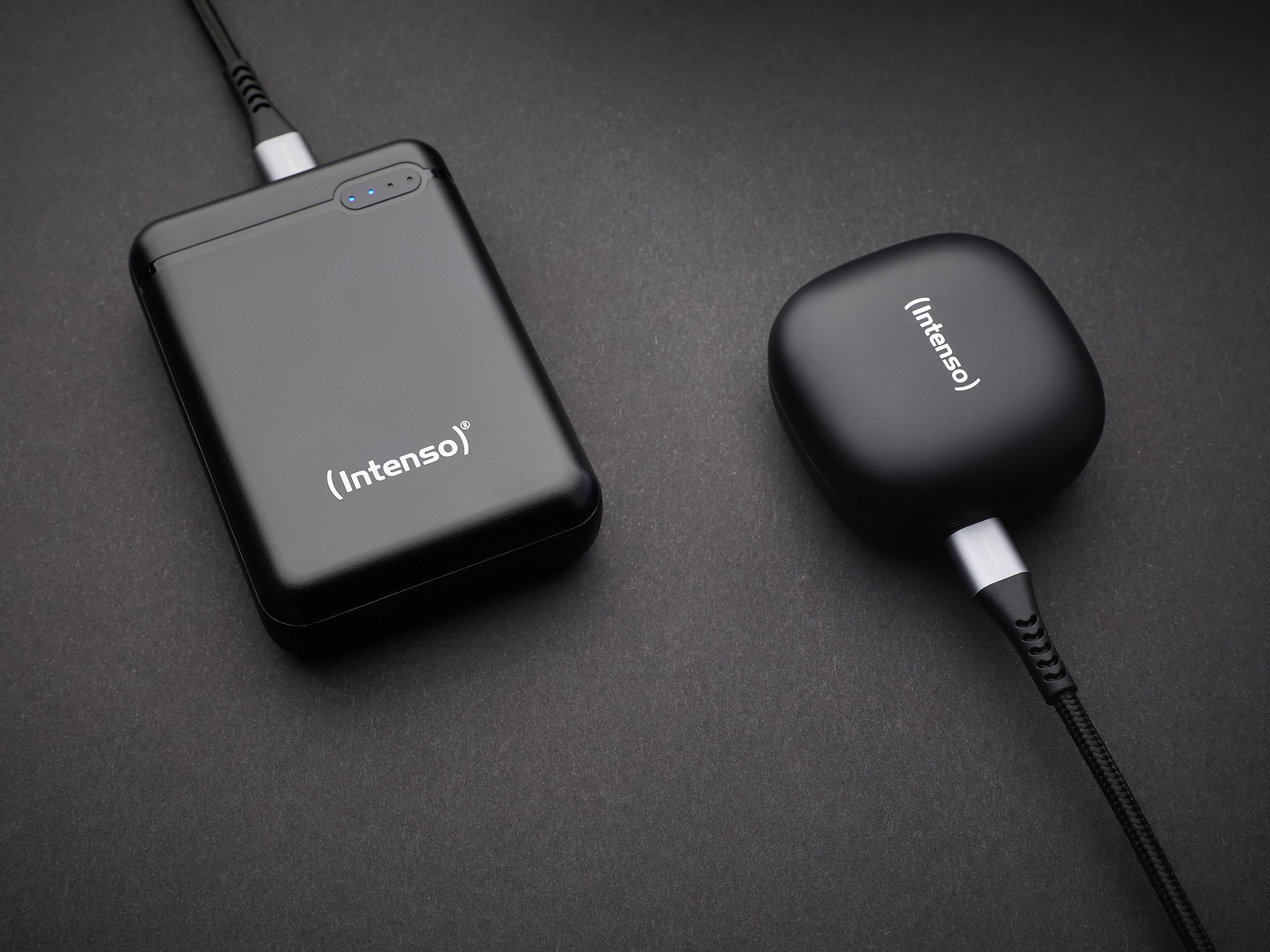 EAN 4034303028375 - Intenso XS10000 Polímero de litio 10000 mAh Negro imagen 11