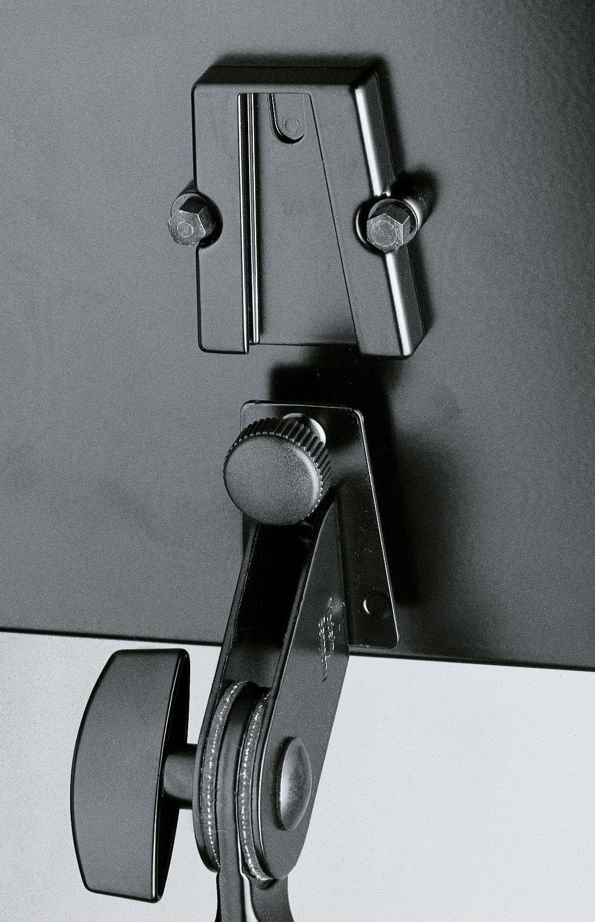 K&M 12140 Soporte De Mesa Universal Negro Soporte