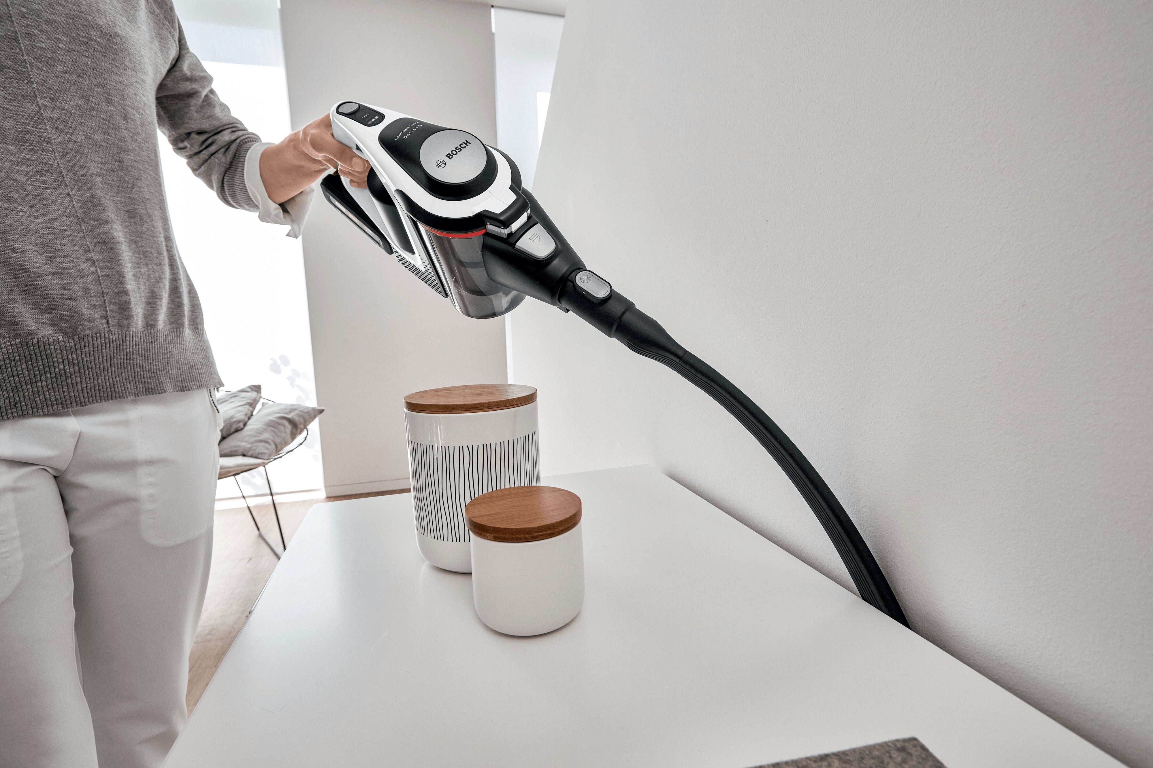Bosch Unlimited Aspiradora Escoba Bks8214w
