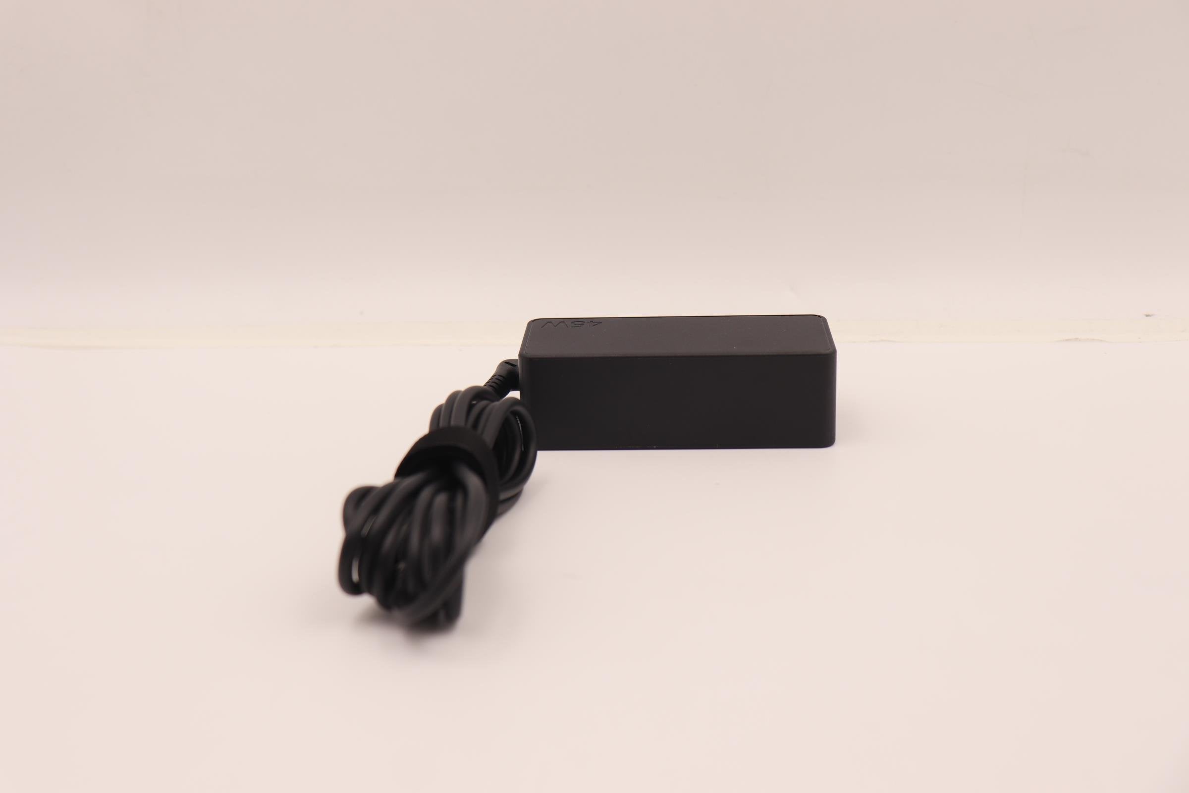 EAN 5715063427057 - Lenovo 5A10W86299 adaptador e inversor de corriente Interior 45 W Negro imagen 6