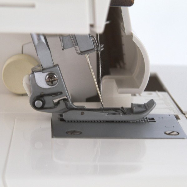 Maquina De Coser Lucznik Overlock 820d-3