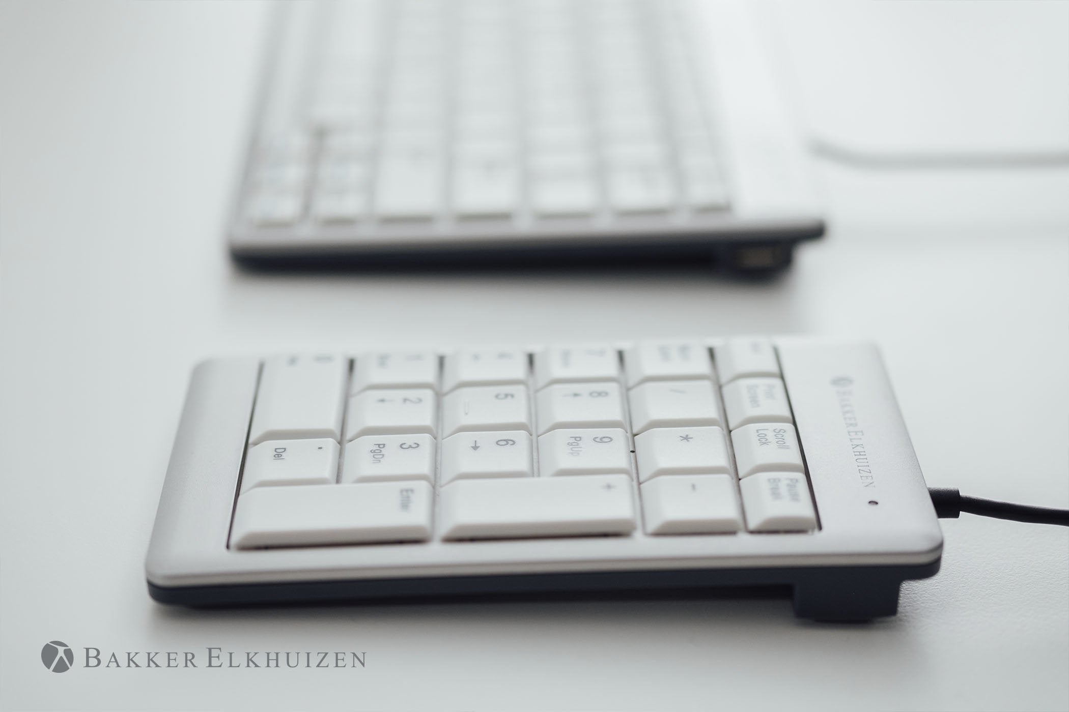 EAN 8719274673613 - BakkerElkhuizen UltraBoard 955 Numeric teclado numérico PC USB Gris claro, Blanco imagen 6
