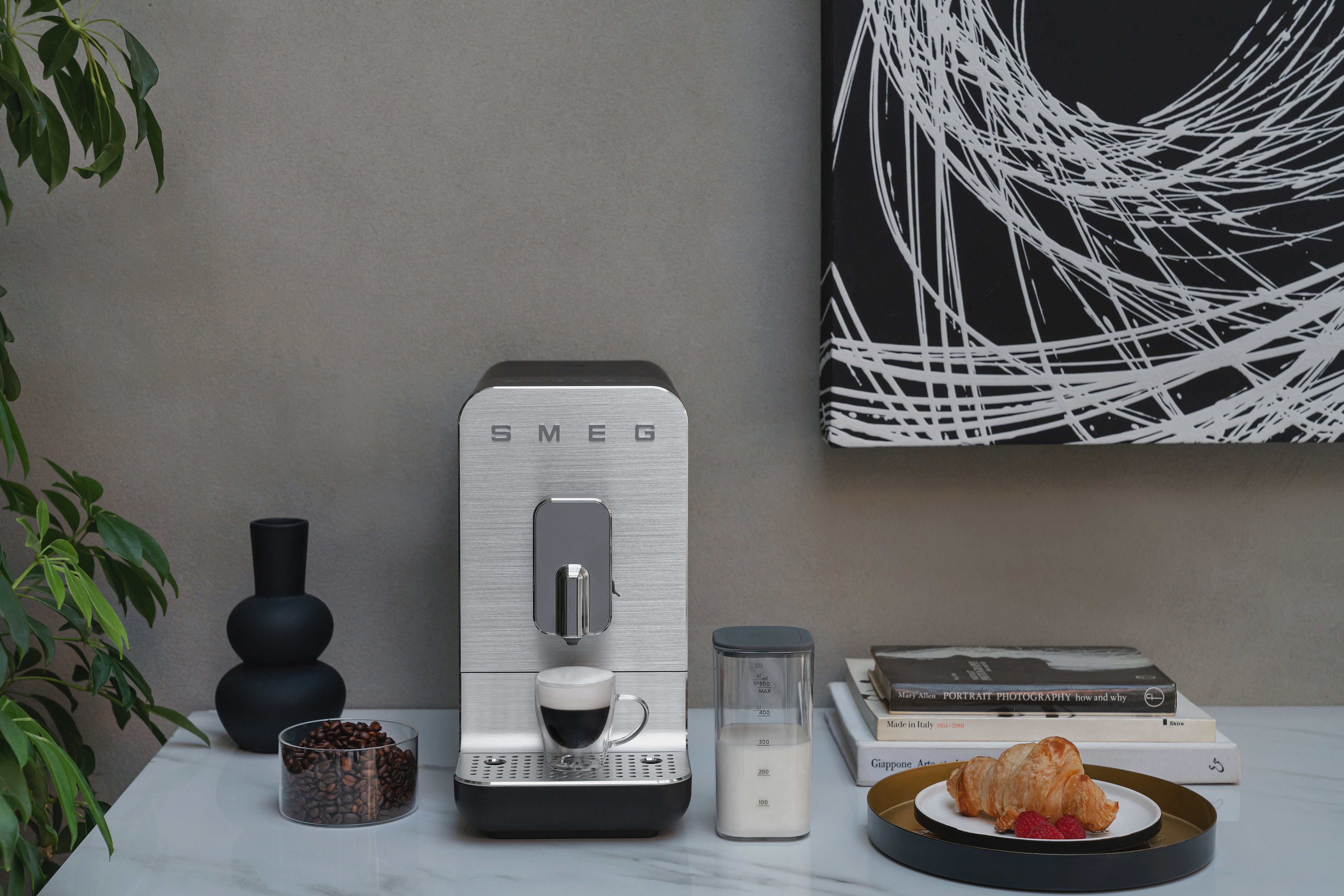 EAN 8017709334970 - Smeg BCC13BLMEU cafetera eléctrica Totalmente automática Máquina espresso 1,4 L imagen 30