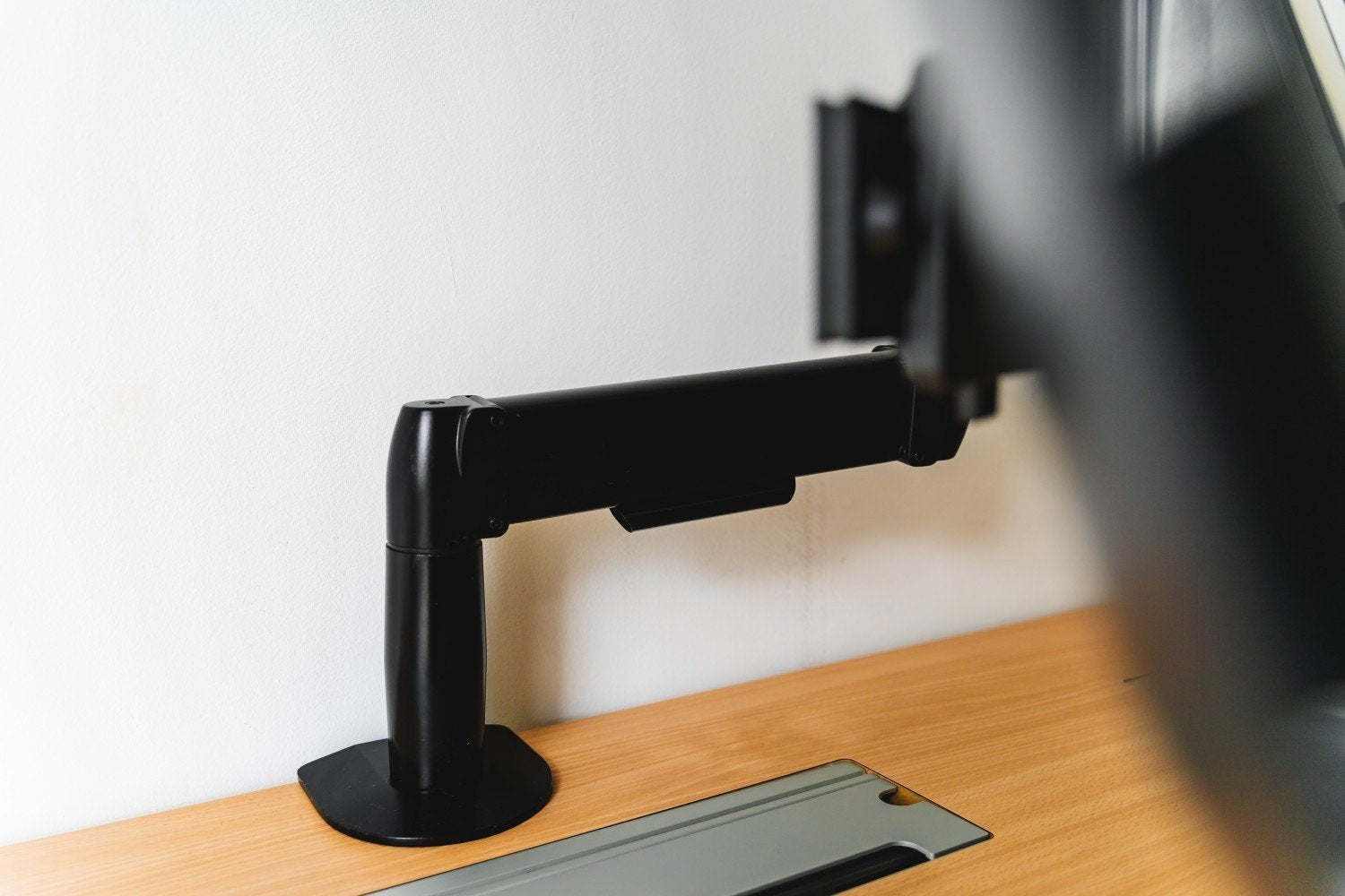 EAN 8717399999779 - BakkerElkhuizen Space-arm Beam Dual 61 cm (24") Escritorio Plata imagen 3