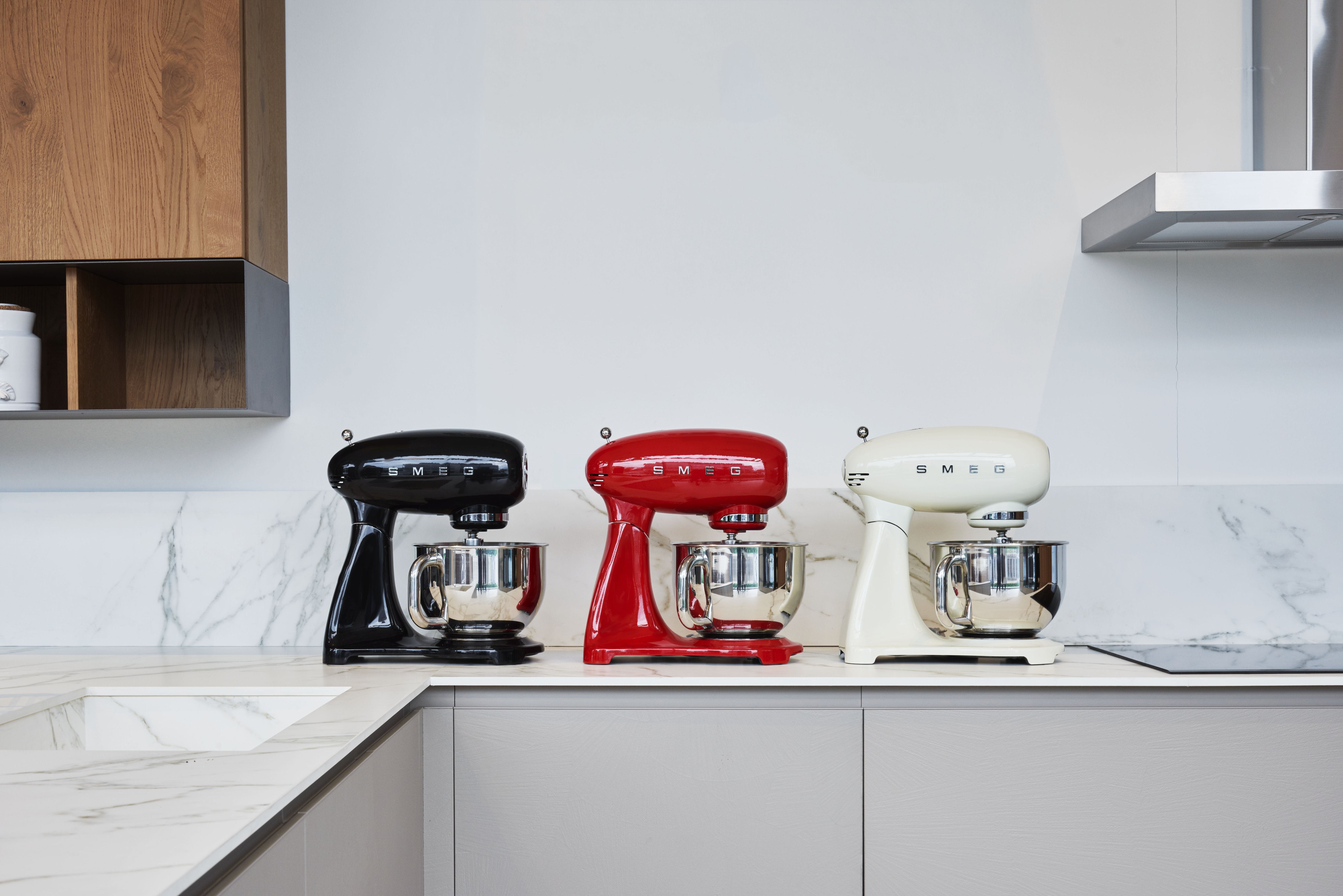 EAN 8017709269159 - Smeg SMF03CREU batidora Batidora de varillas 800 W Crema de color imagen 13