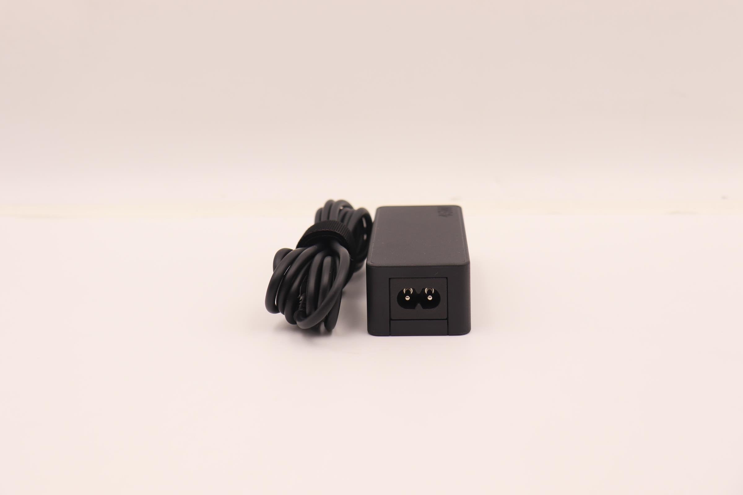 EAN 5715063427057 - Lenovo 5A10W86299 adaptador e inversor de corriente Interior 45 W Negro imagen 4