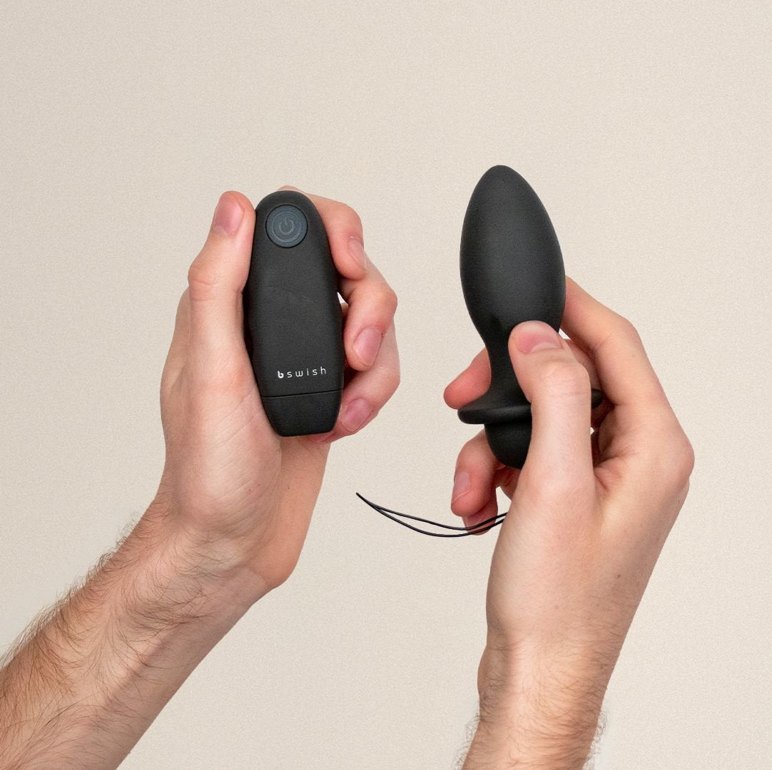B Swish - Bfilled Classic Vibrating Plug Black