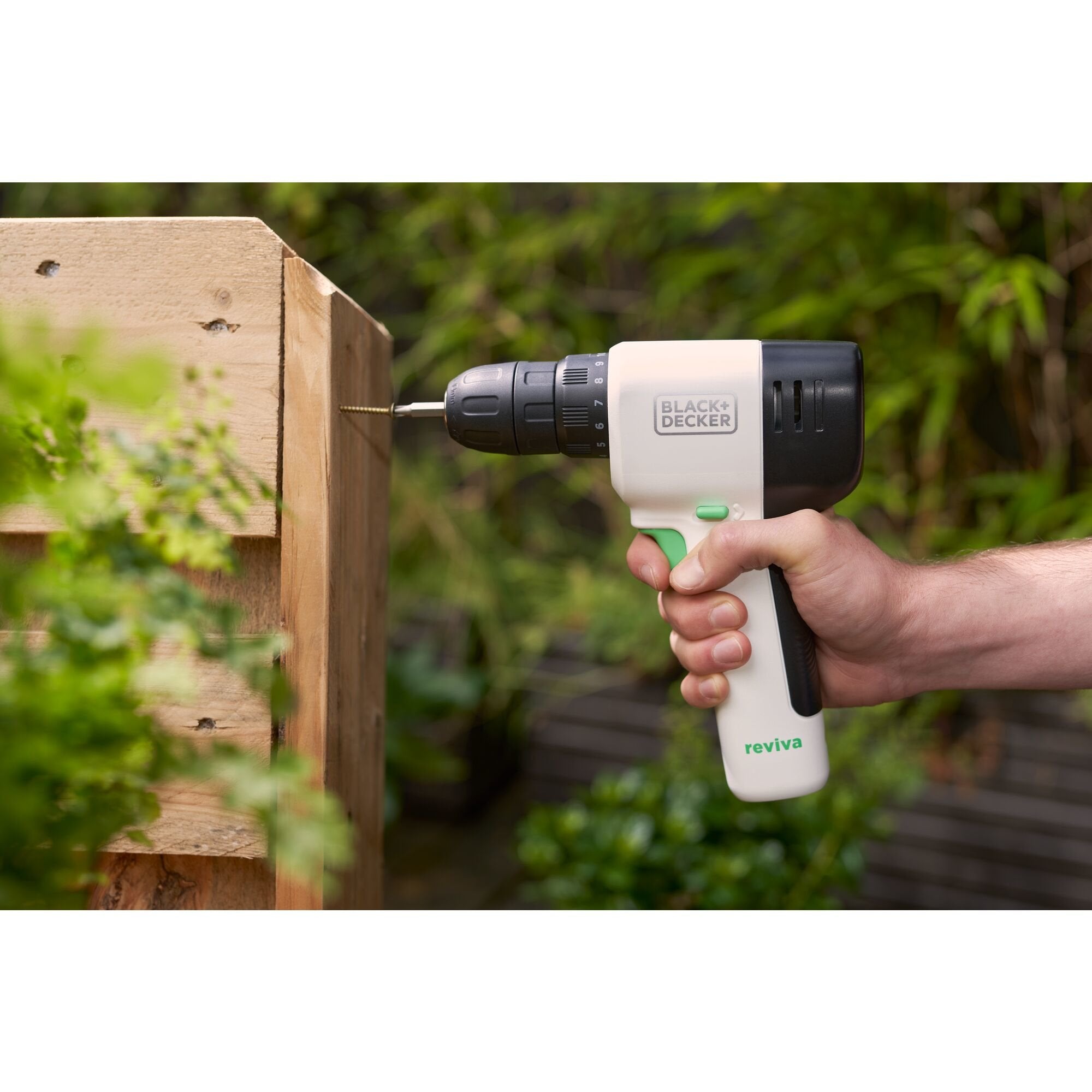 Taladro Atornillador A Batería Black+Decker Reviva, 12 Voltios Blanco/Negro, Batería De Ion De Litio Integrada 1,5 Ah Revdd12c-Qw