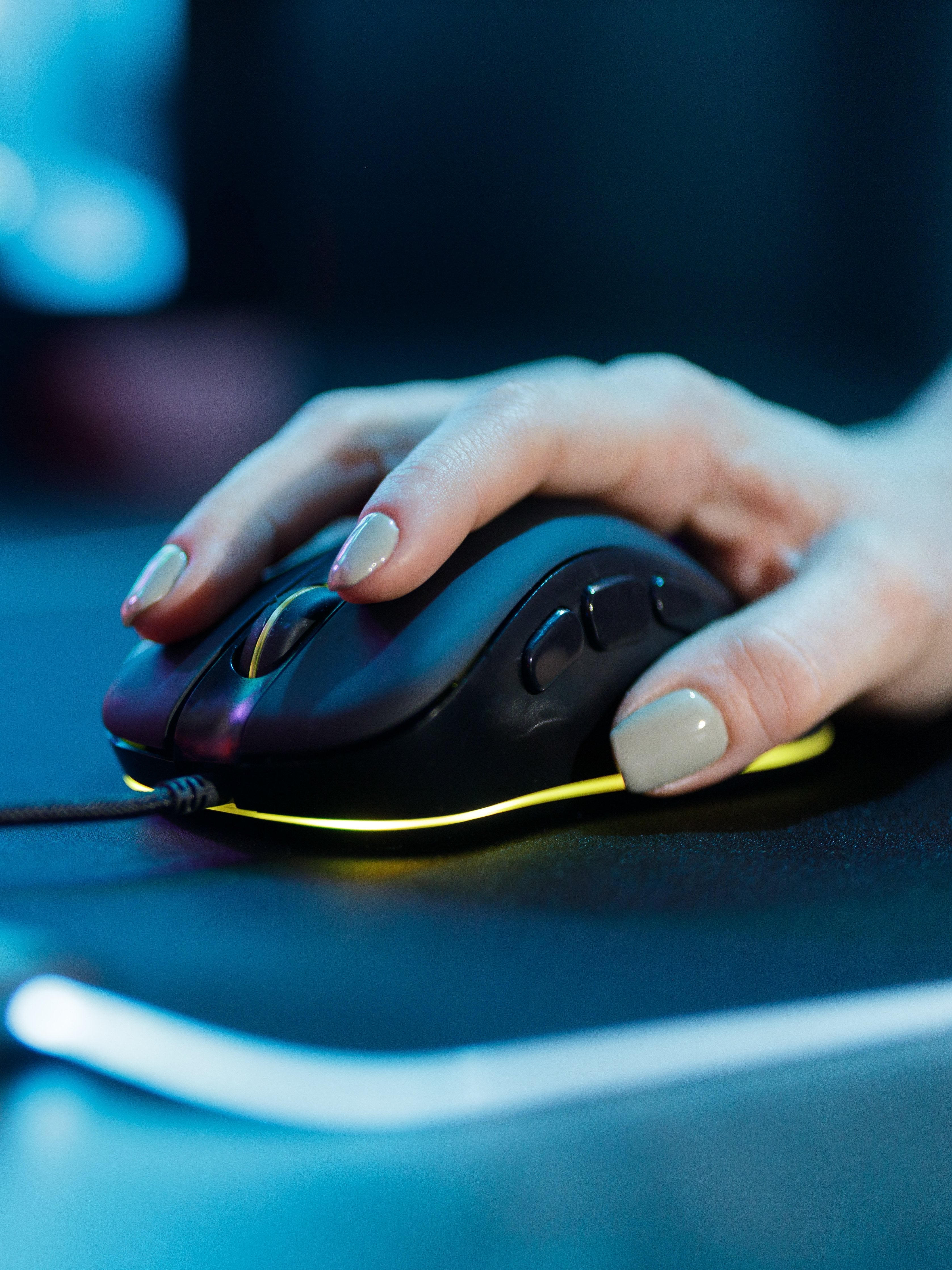 Verbatim Ratón Gaming Surefire Condor Claw Cable Usb 6400dpi Diestros 8 Botones Programables Rgb Led Negro