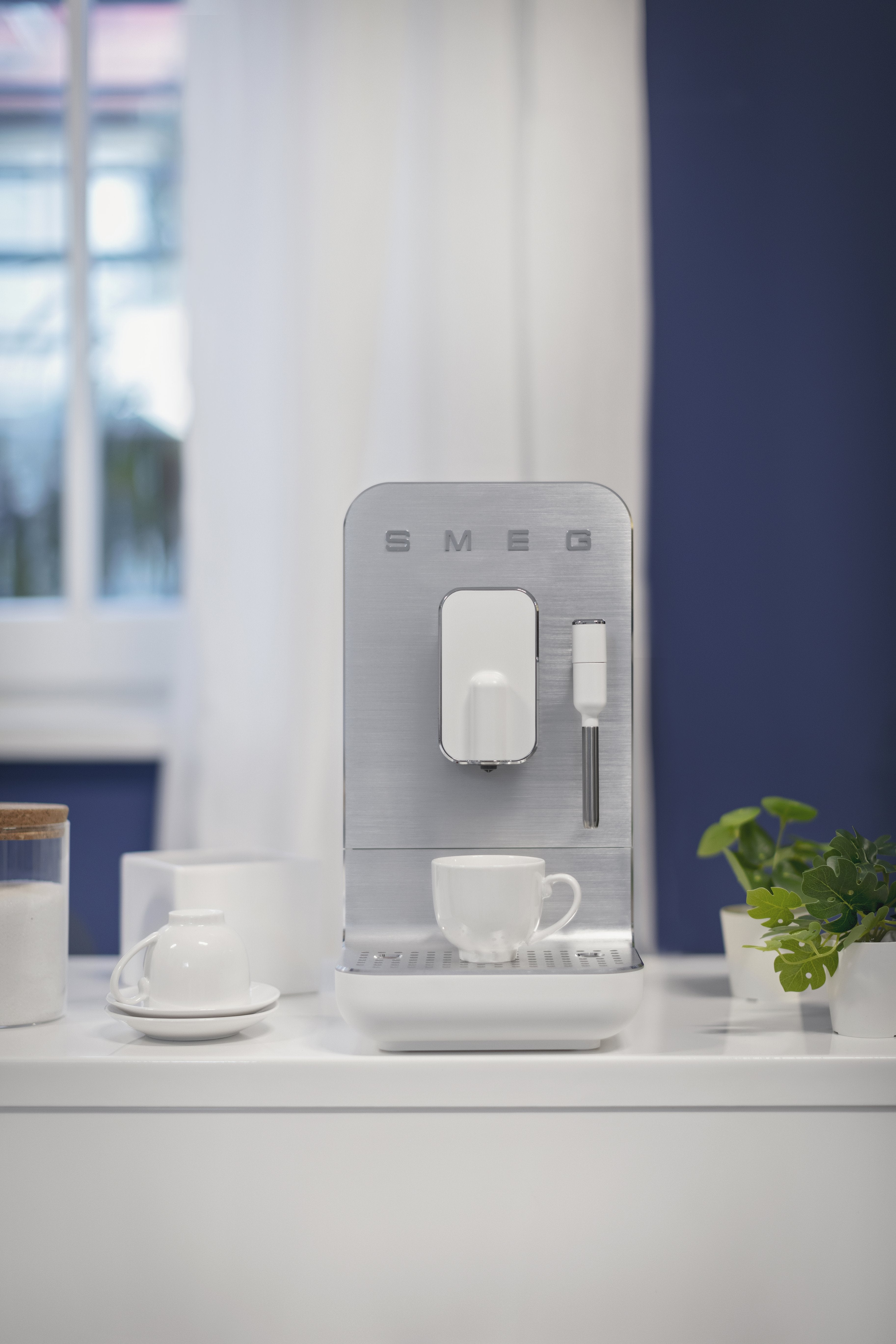 EAN 8017709334932 - Smeg BCC12WHMEU cafetera eléctrica Máquina espresso 1,4 L imagen 30