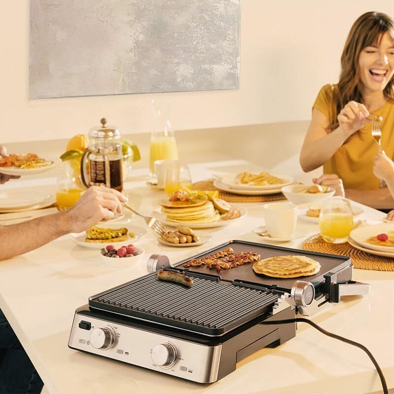 Grill Braun Cg7020 2000w Negro. Inox