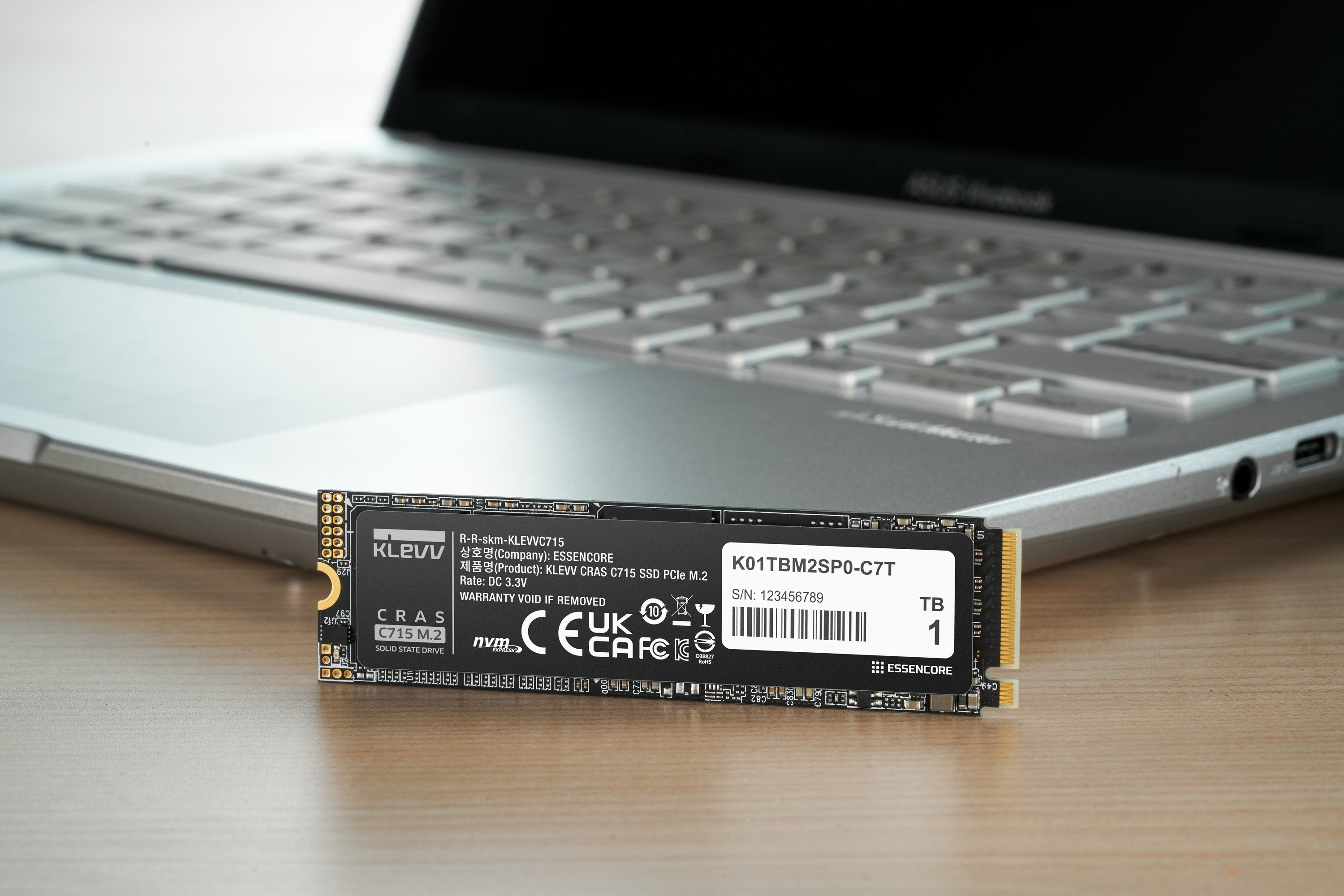 EAN 4895194901815 - Klevv CRAS C715 1 TB M.2 PCI Express 3.0 NVMe 3D TLC NAND imagen 16