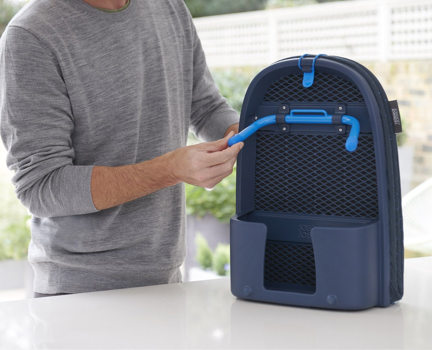 Joseph Joseph Pocket Plus Klappbares Tisch-Bügelbrett, Hoc