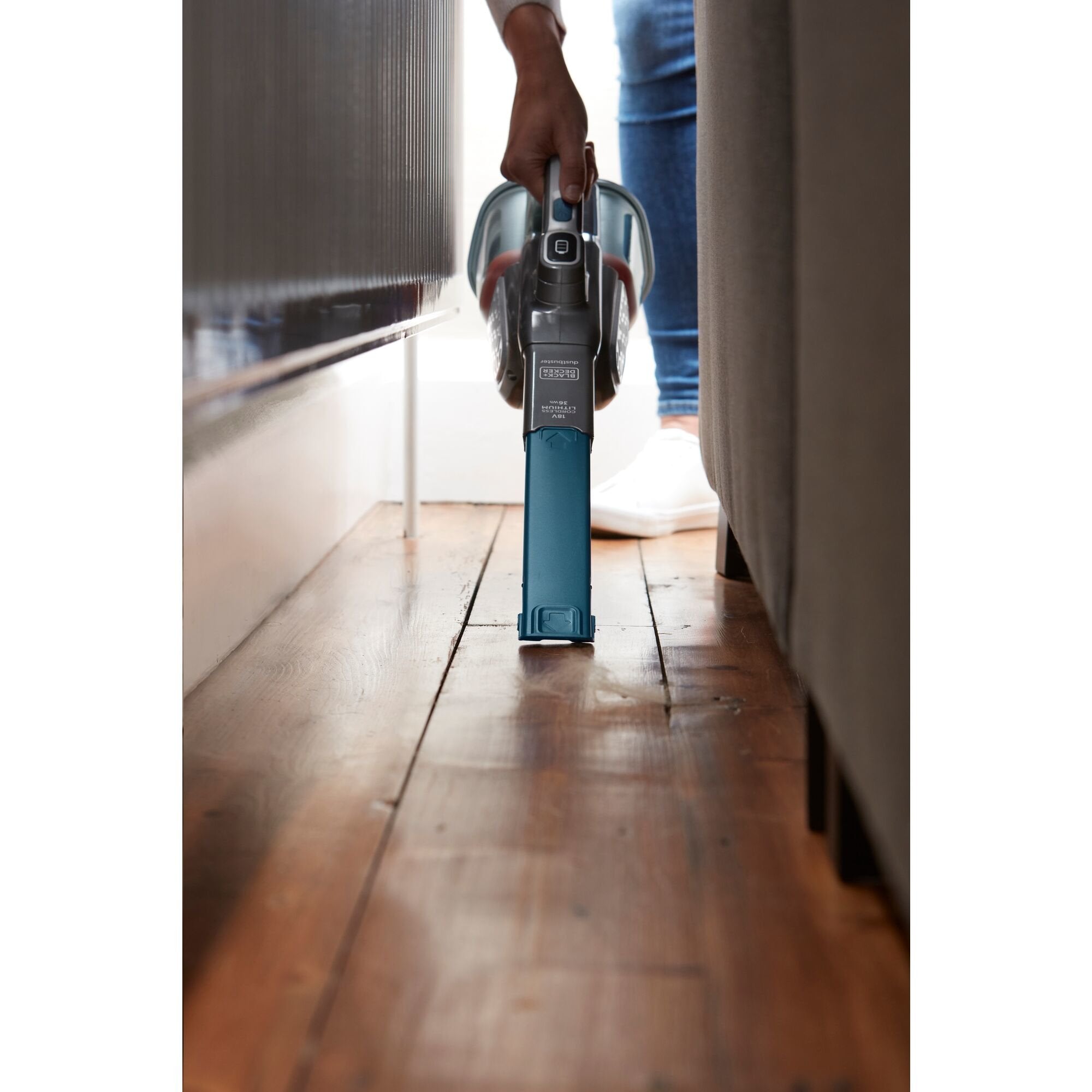 EAN 5035048712795 - Black & Decker BHHV520BF-QW aspiradora de mano Azul, Plata, Titanio Sin bolsa imagen 26