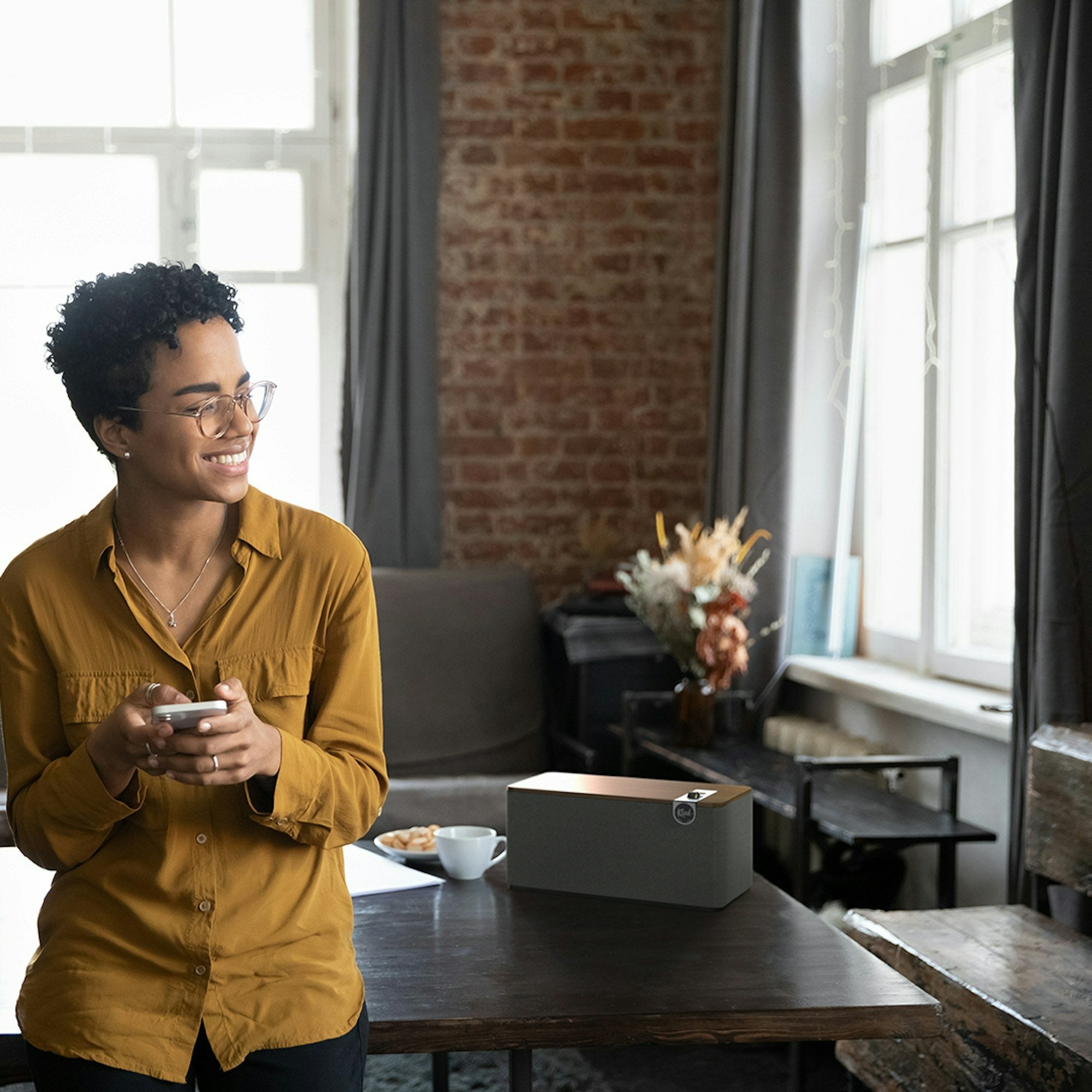 Klipsch The Three Plus Nogal - Altavoz De Sobremesa