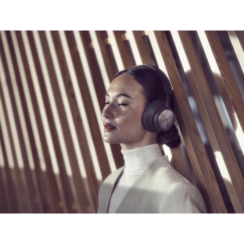 Bang & Olufsen Beoplay Portal Wireless Gaming Headphone Negro