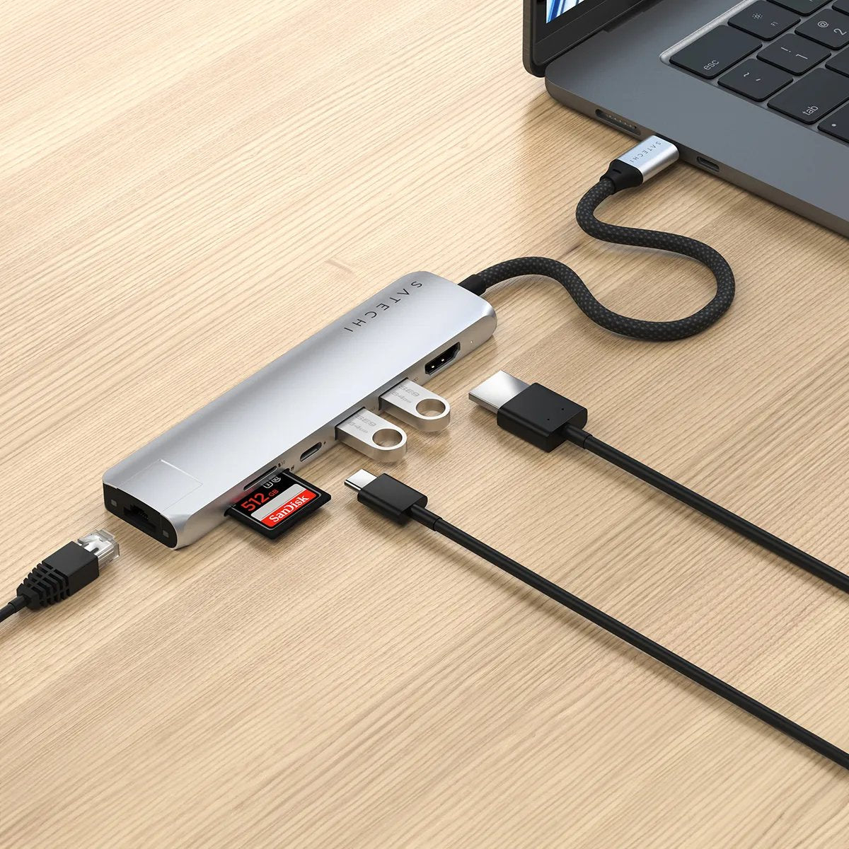 Satechi 7-W-1 Usb-C Slim Multiport Adapter Ethernet (Usb-C Pd, 2x Usb-A, Hdmi 4k, Ethernet, Czytnik Kart Micro/Sd) (Srebrny)