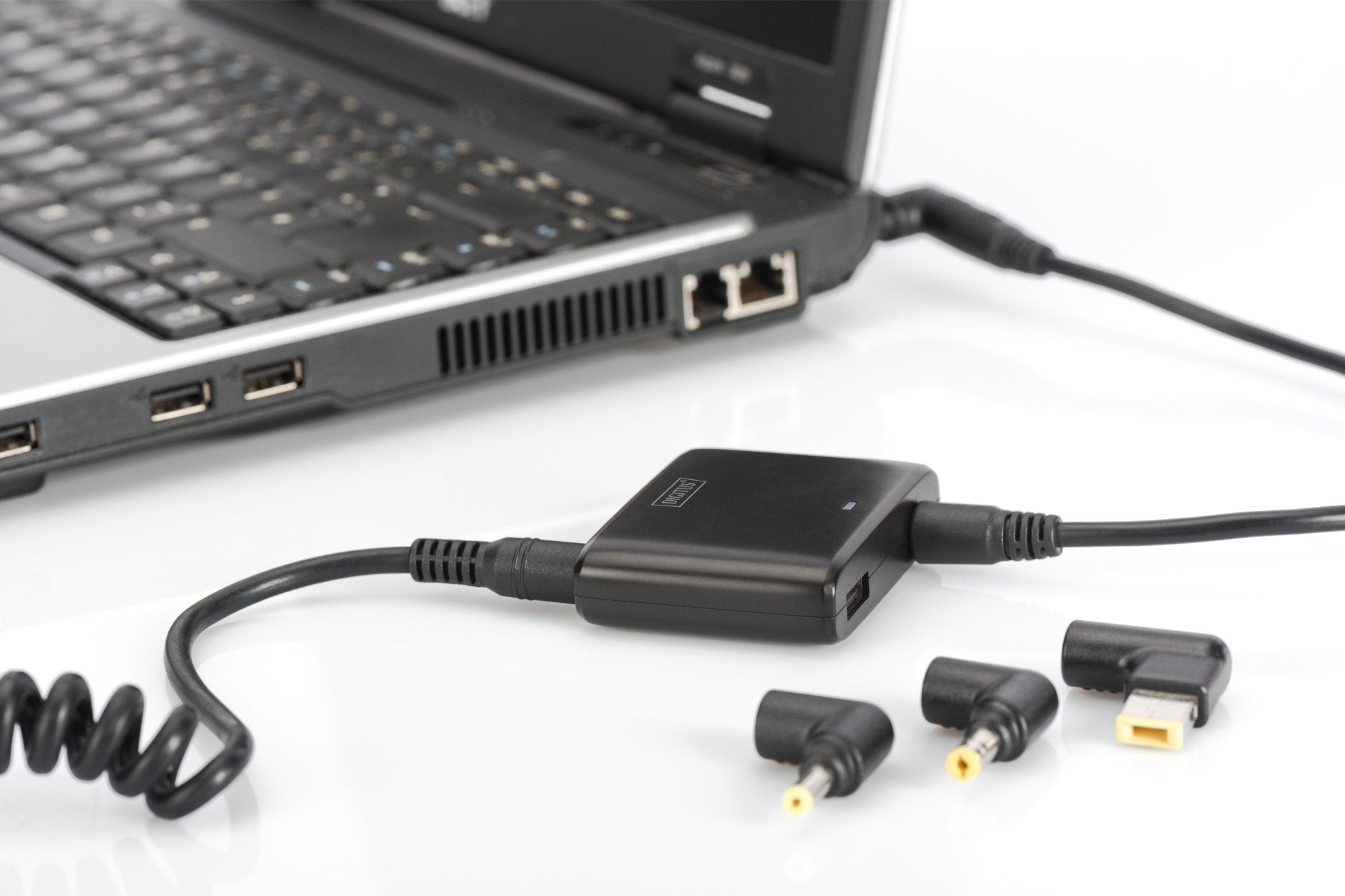 Alimentacion Digitus Carga Universal Coche 90w Usb 15/16/18/18,5/19/19,5/20 V