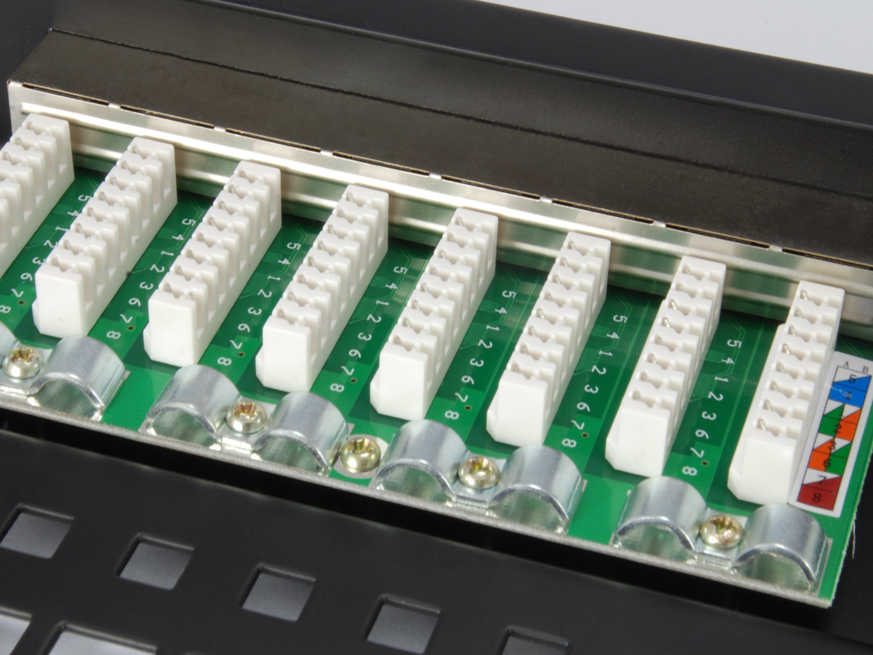 Equip Patchpanel 24x Rj45 Cat5e 19" Ftp 1he Negro