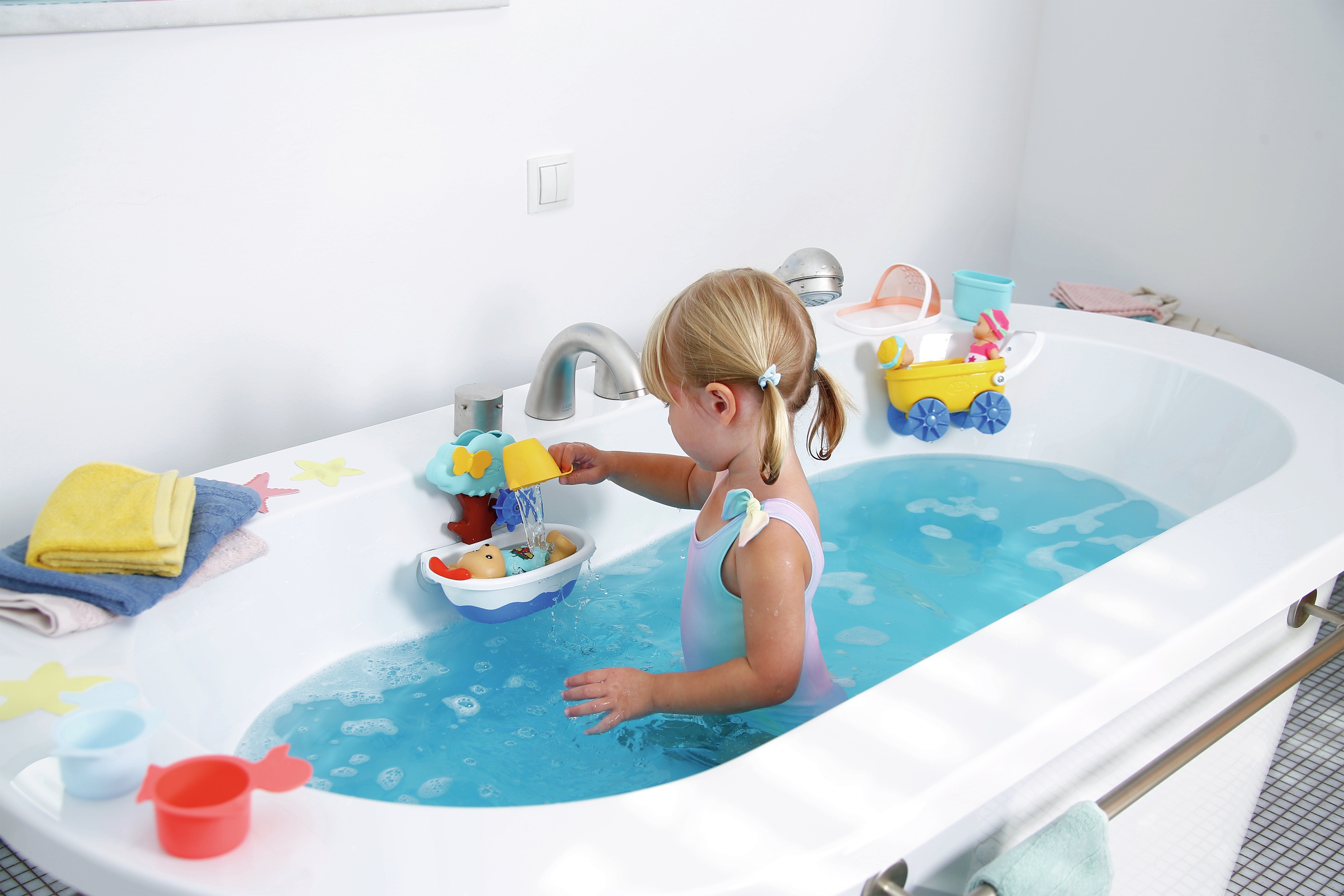 Zapf Creation Baby Born® Bañera Splish Splash Con Osito De Peluche Y Figura De Juguete   838105