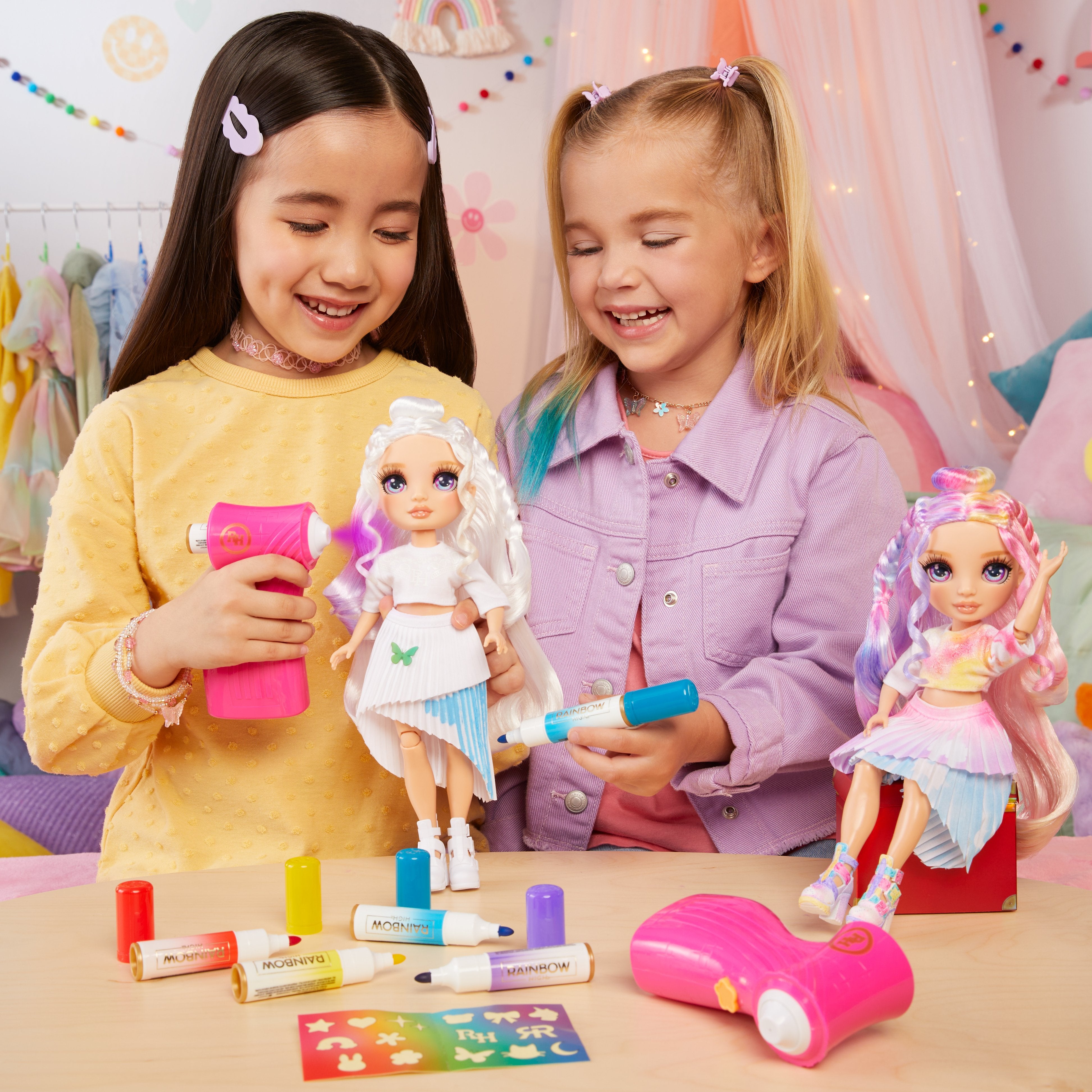 EAN 35051543350 - Rainbow High Air Brush & Create Fashion Dolls - Purple Eyes imagen 10