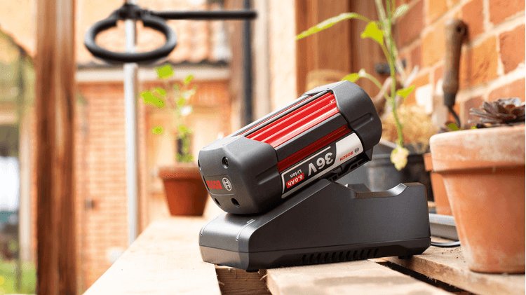 EAN 4059952627984 - Bosch GBA 36V 6.0Ah + AL 36V-20 Juego de cargador y baterías imagen 3