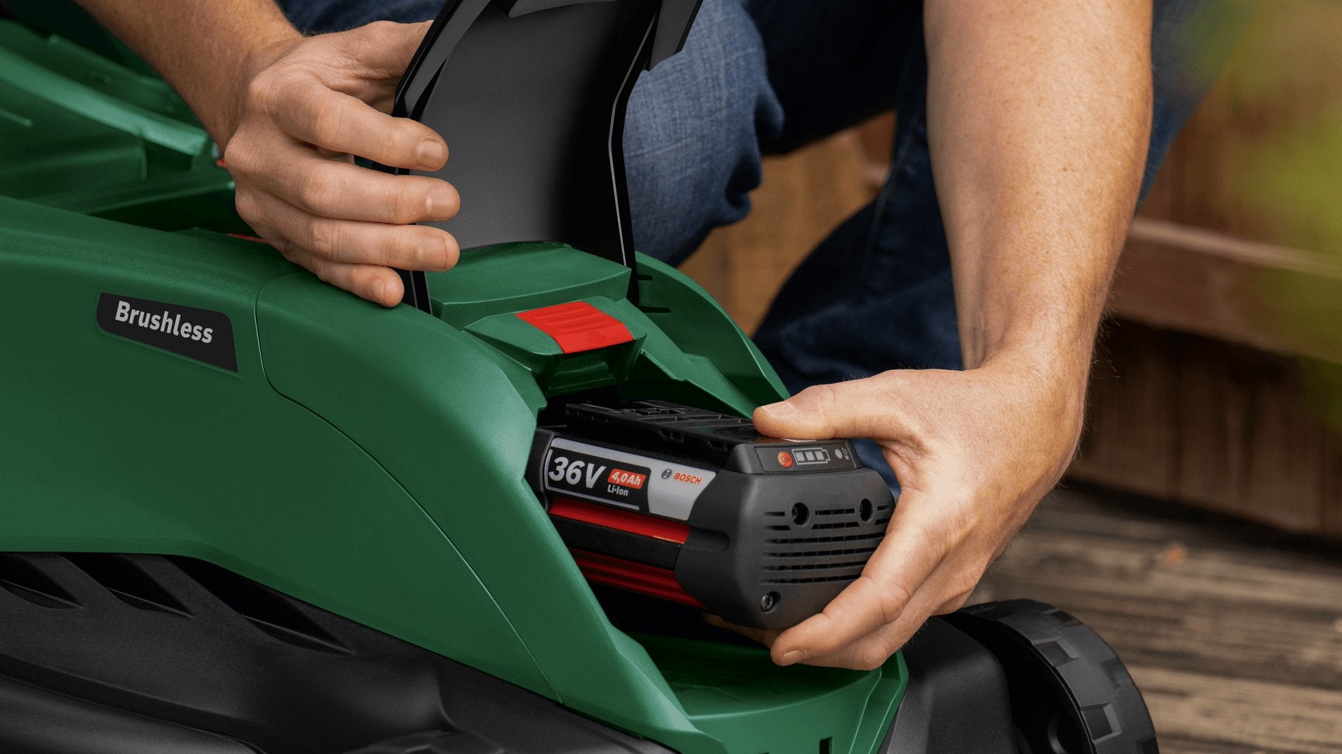 EAN 4059952658070 - Bosch AdvancedRotak Cortacésped de empuje a gasolina Batería Verde imagen 8