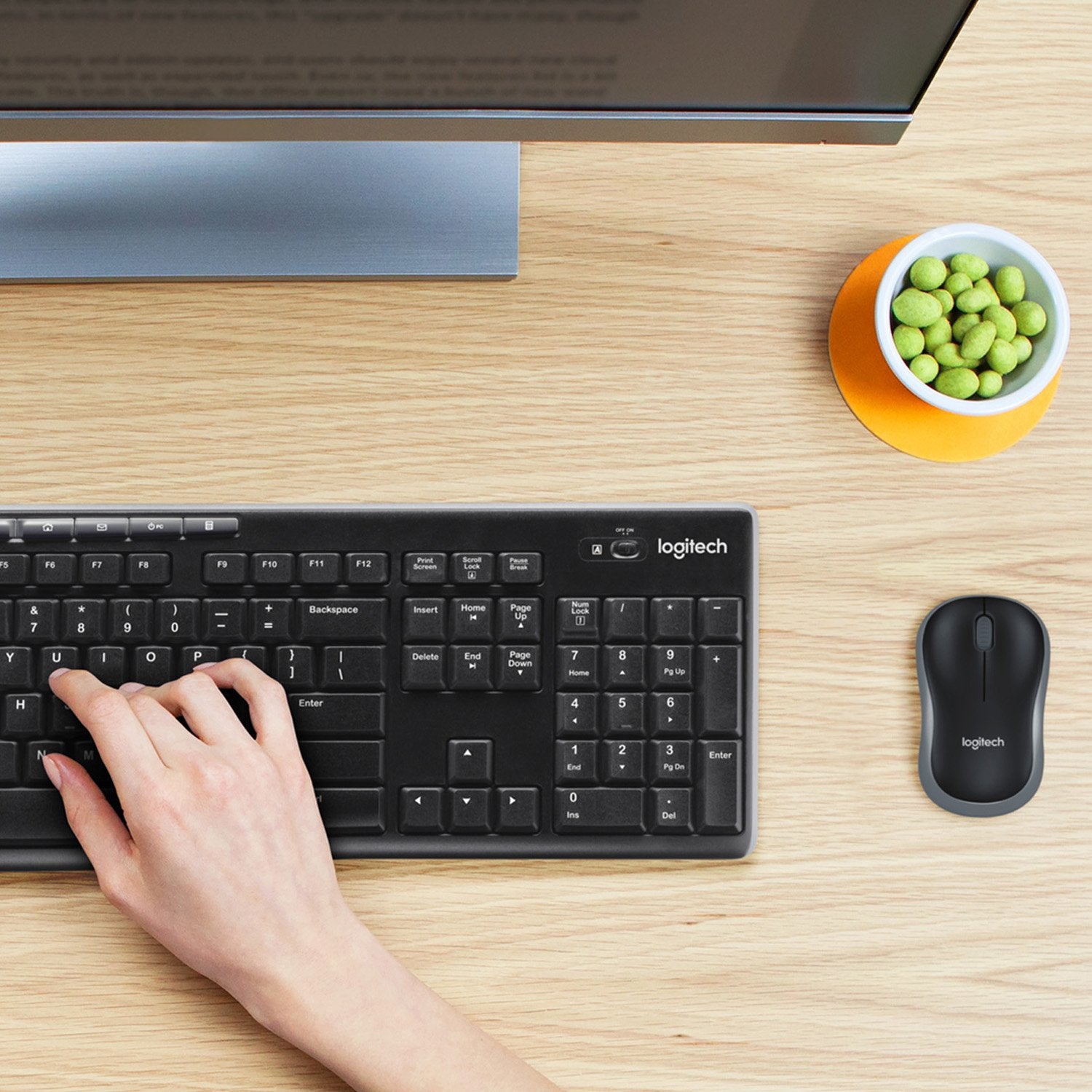 EAN 5099206039407 - Logitech 920-004534 teclado Ratón incluido Universal RF inalámbrico QWERTZ Suizo Negro imagen 2