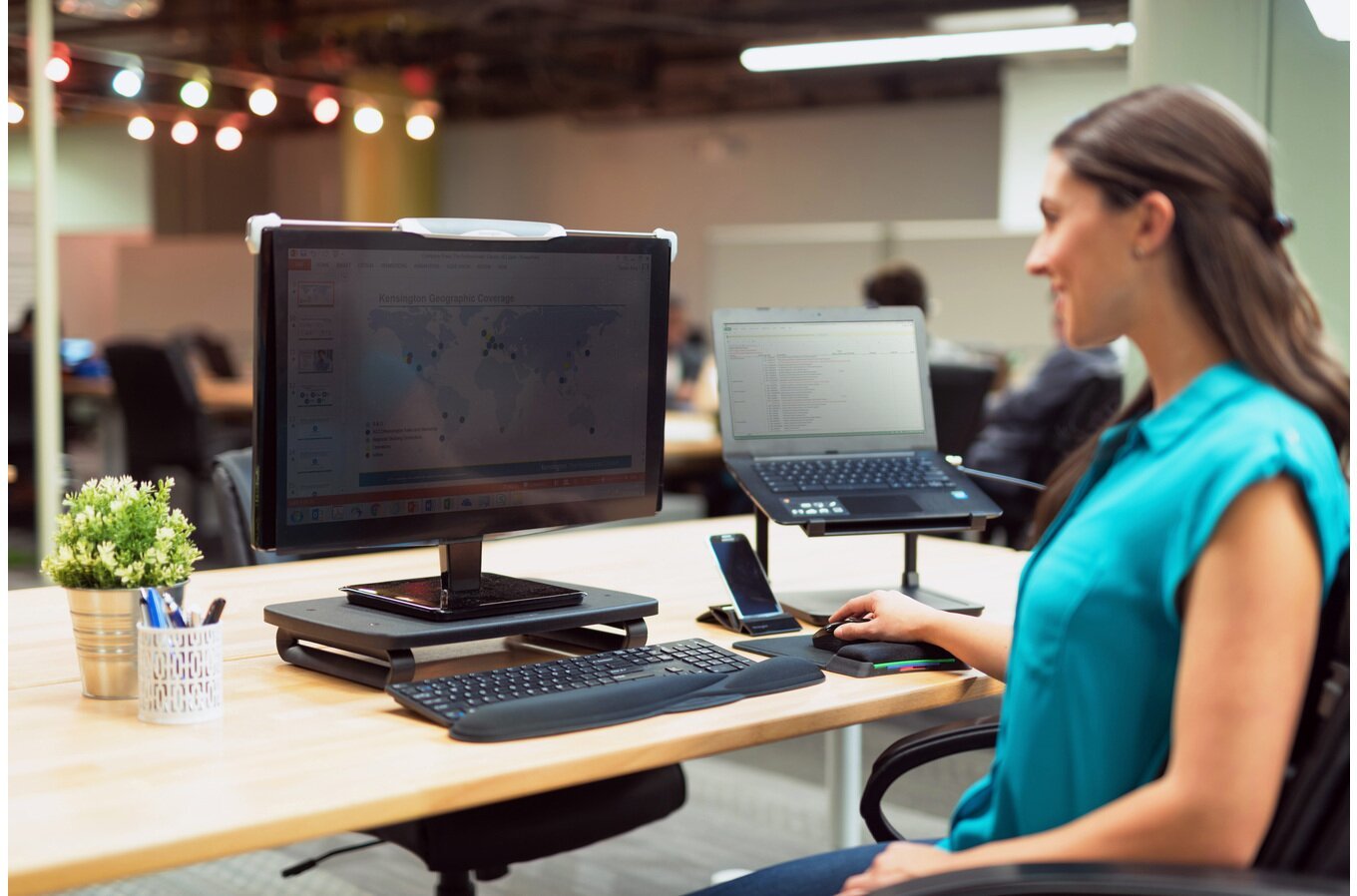 Kensington Soporte Para Monitor Plus Smartfit® - Negro