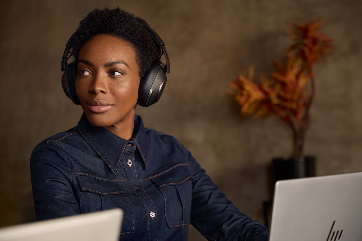 EAN 5715063465264 - HP Poly Voyager Surround 85 UC Microsoft Teams Certified USB-C Headset +USB-C/A Adapter +Charging Stand I imagen 6