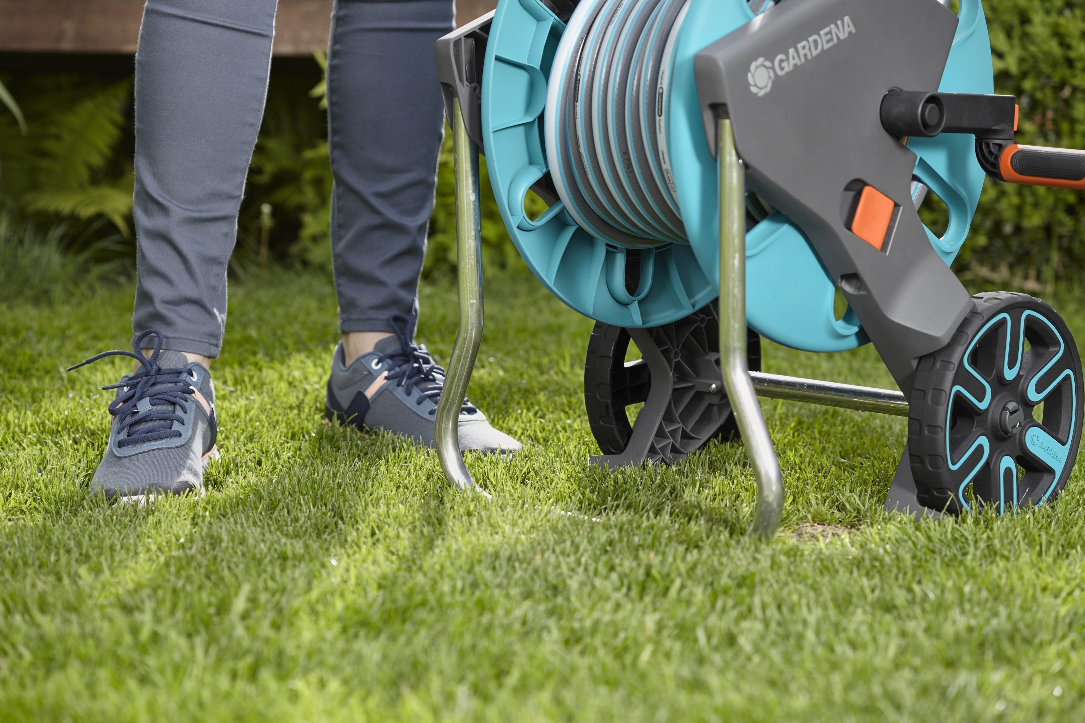 Gardena 18511-20 Carrete De Manguera De Jardín Tambor De Carrete Manual Negro, Azul, Acero Inoxidable