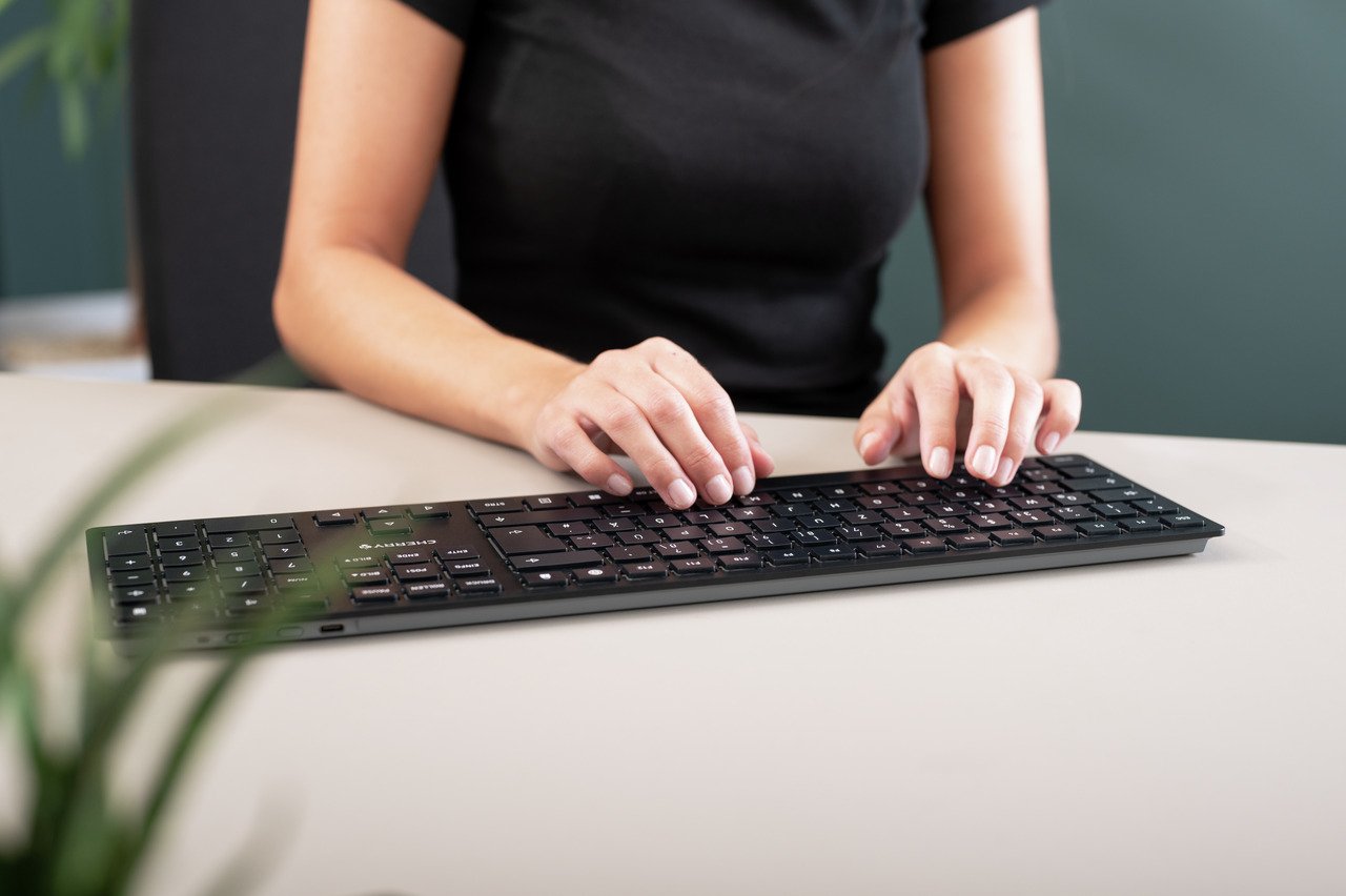 Kw 9100 Slim Gb Keyboard