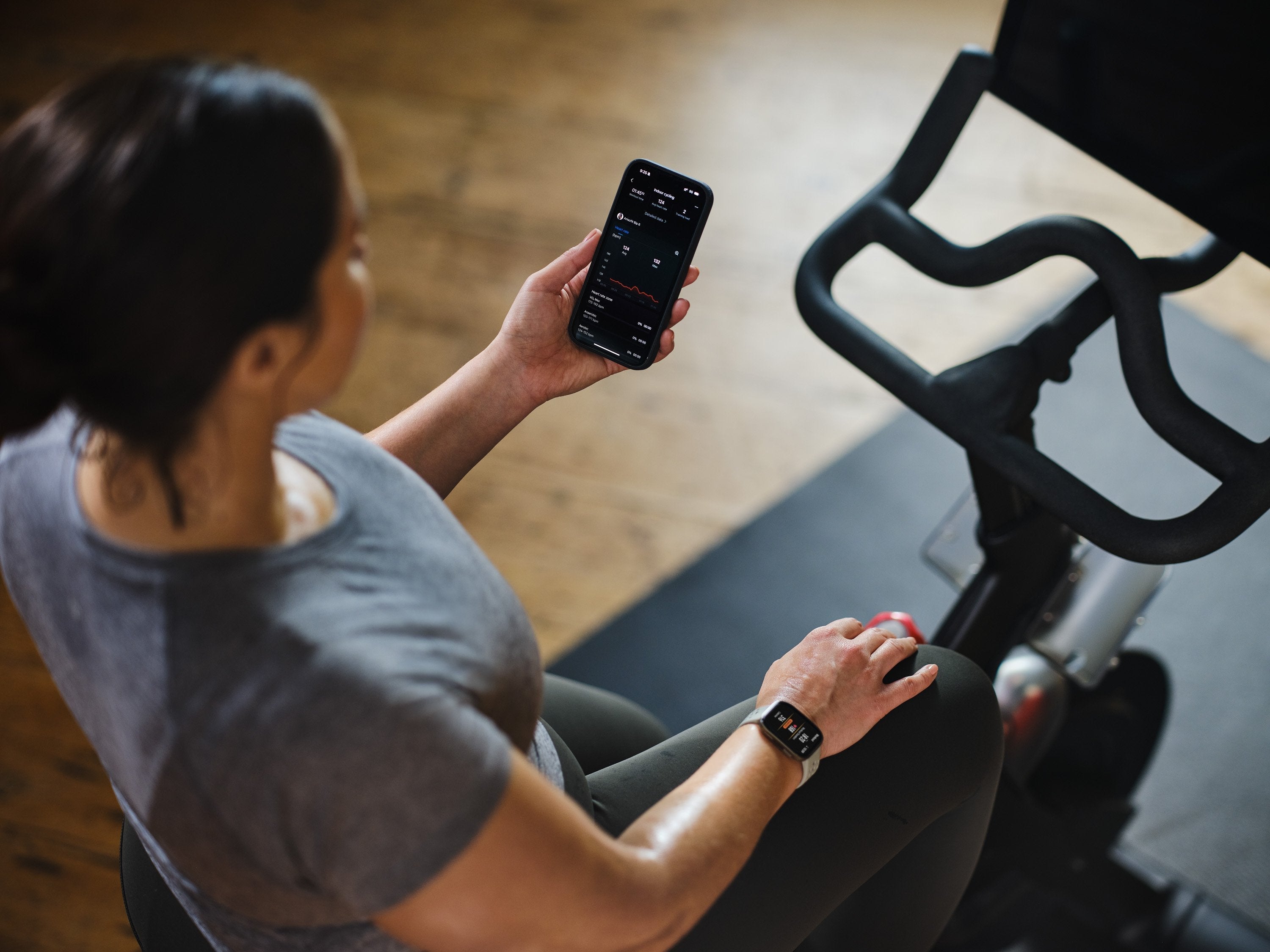 EAN 6970100377996 - Amazfit Bip 6 Stone 5 cm (1.97") AMOLED Digital 390 x 450 Pixeles Pantalla táctil Oro GPS (satélite) imagen 5