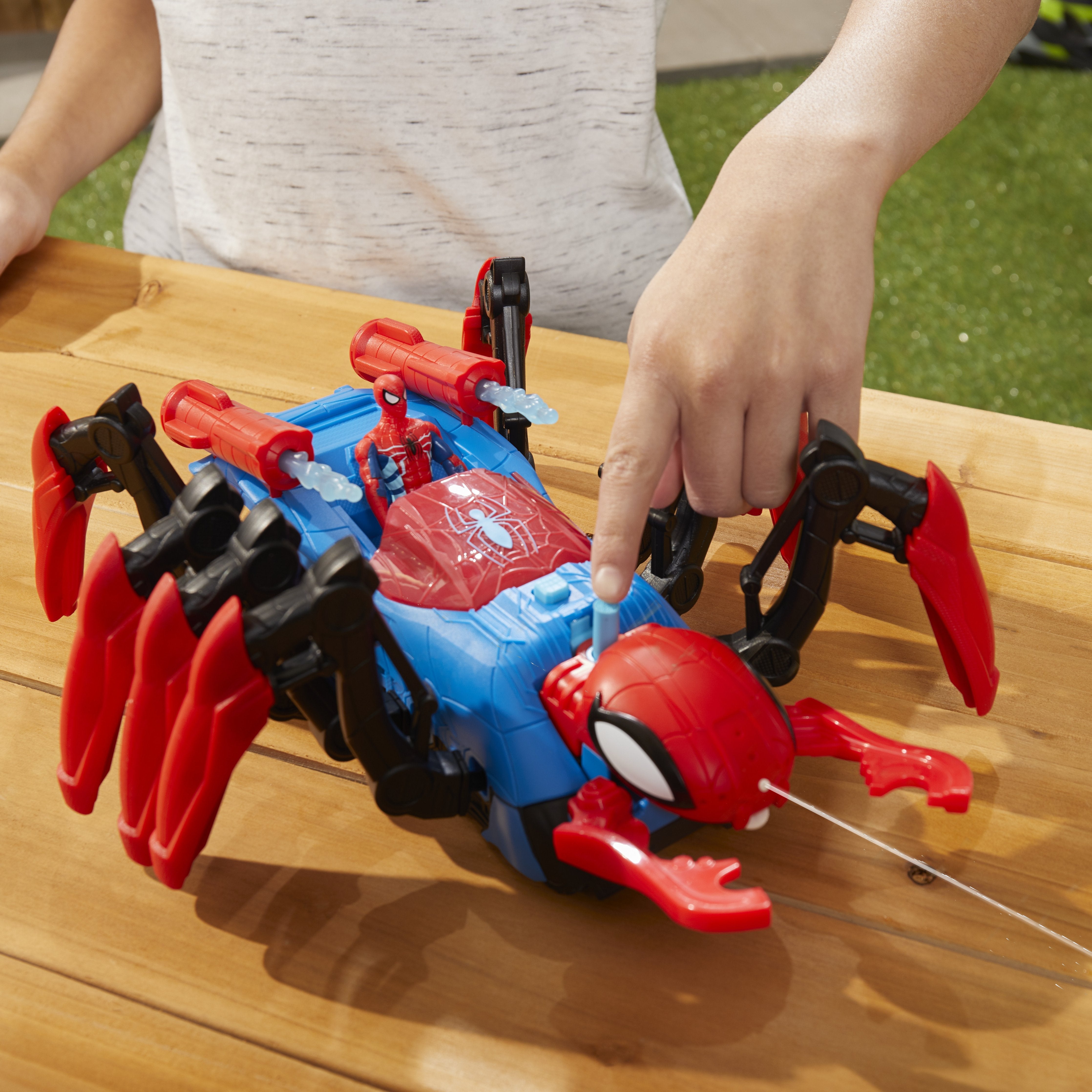 Figura Hasbro Marvel Spiderman Web Splashers