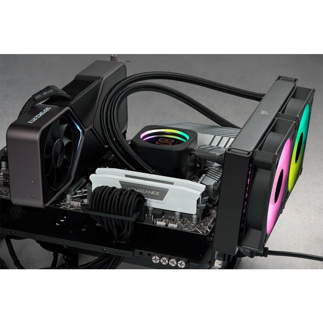 EAN 0840440407058 - Corsair Vengeance CMK32GX5M2B6400Z32 módulo de memoria 32 GB 2 x 16 GB DDR5 6400 MT/s 288-pin DIMM imagen 2